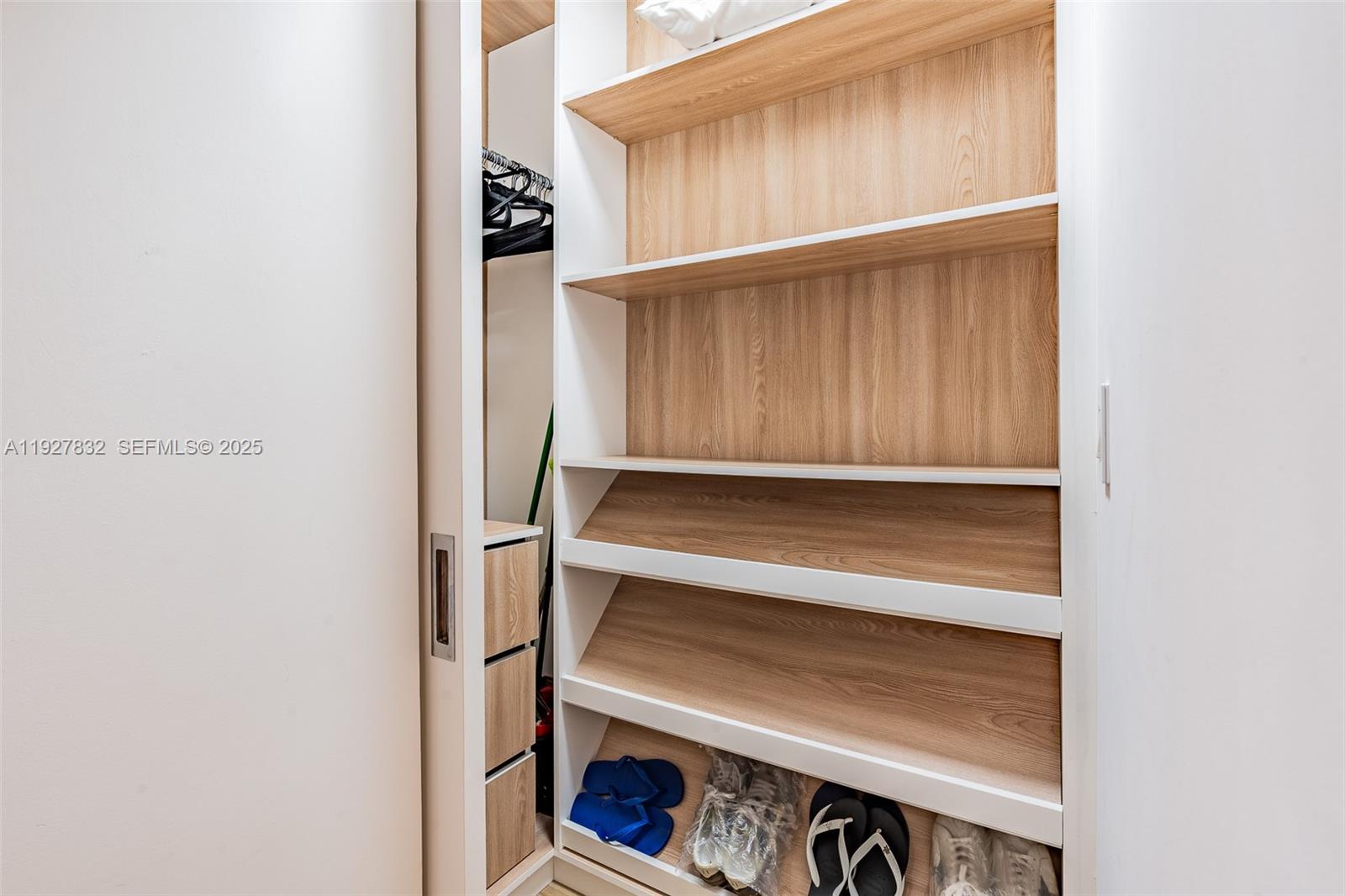 RONEY PALACE CONDO - Residential Lease