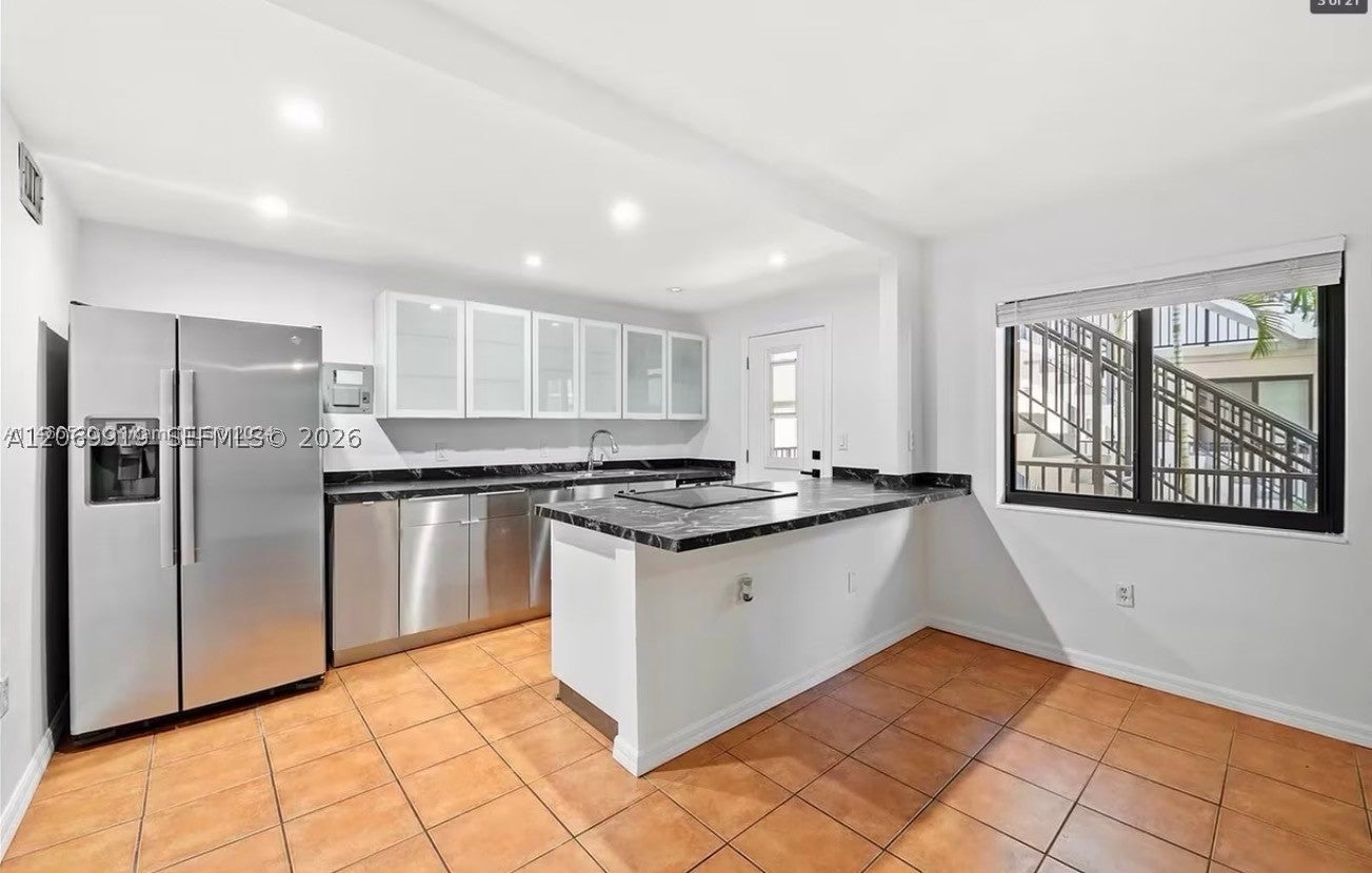 3240 Mary St S202