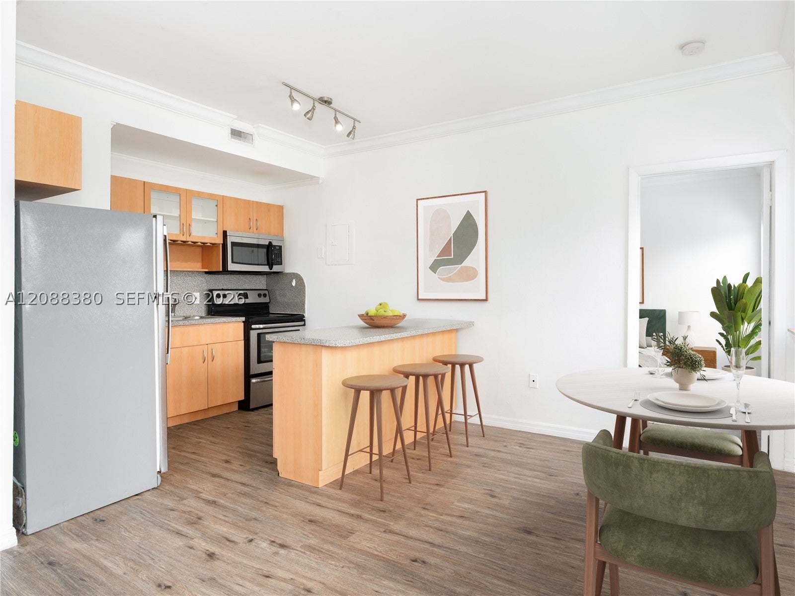 737 Jefferson Ave 305