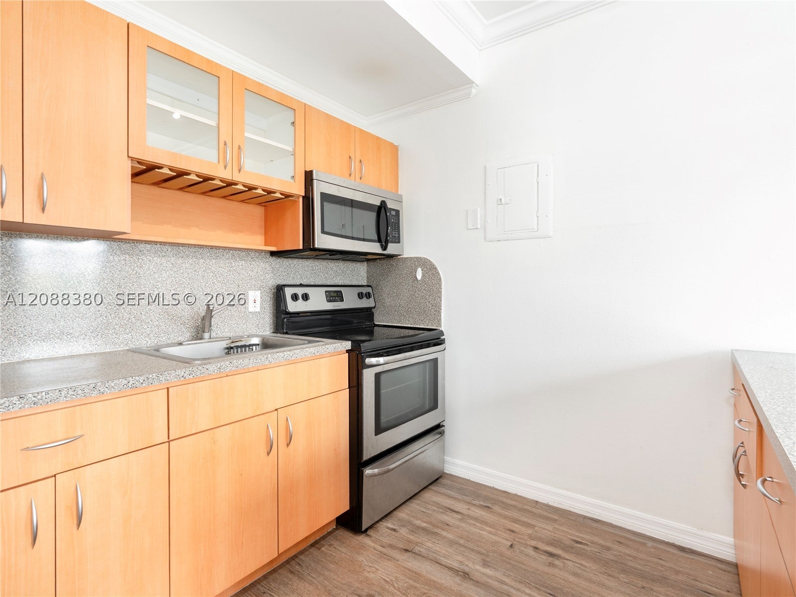 737 Jefferson Ave 305