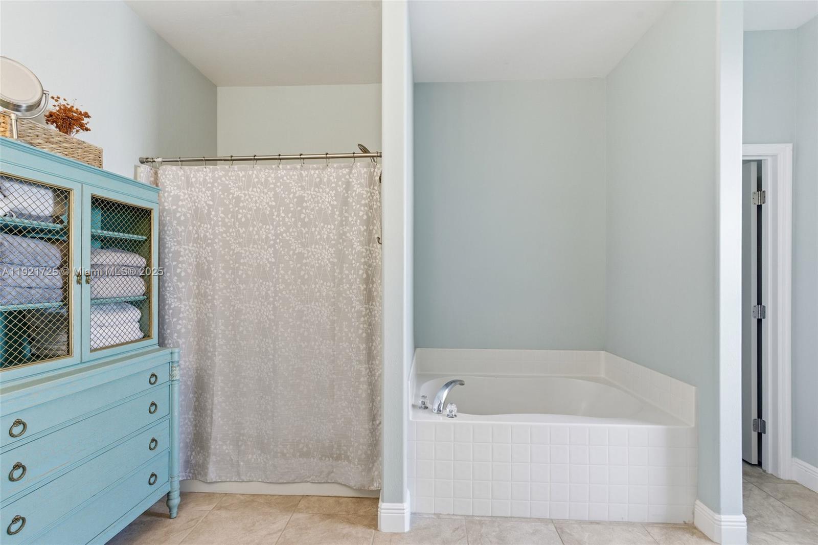 HAWK'S PRESERVE - Residential