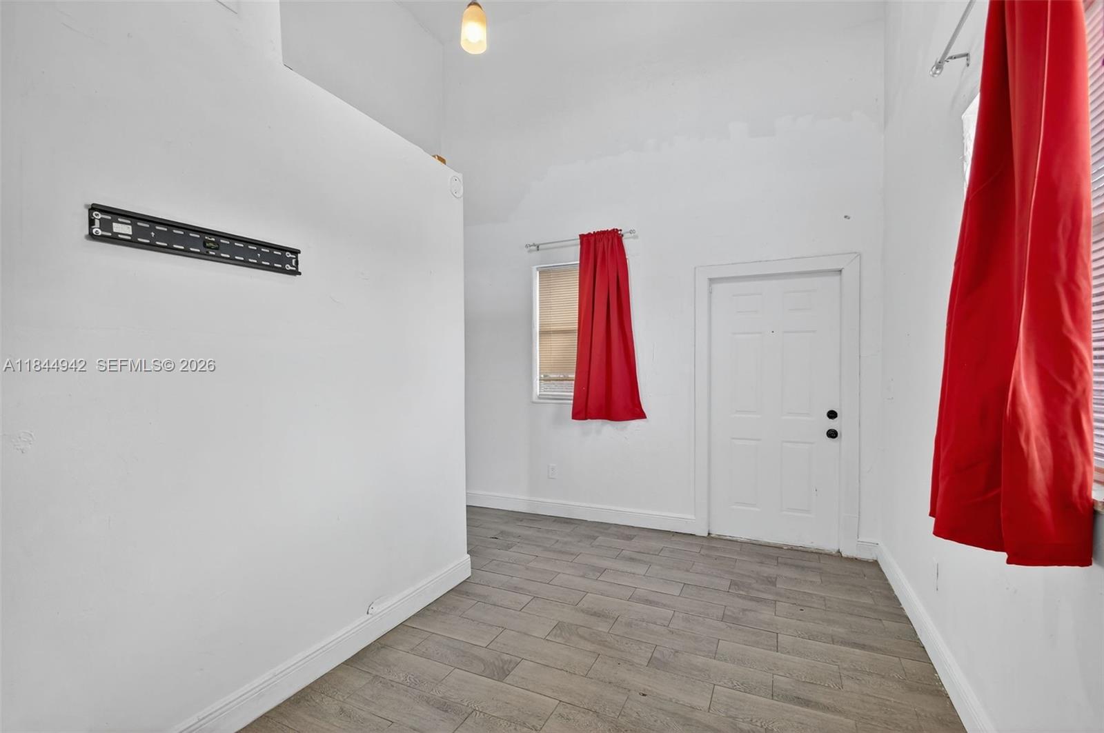 ROOSEVELT ESTATES - Residential