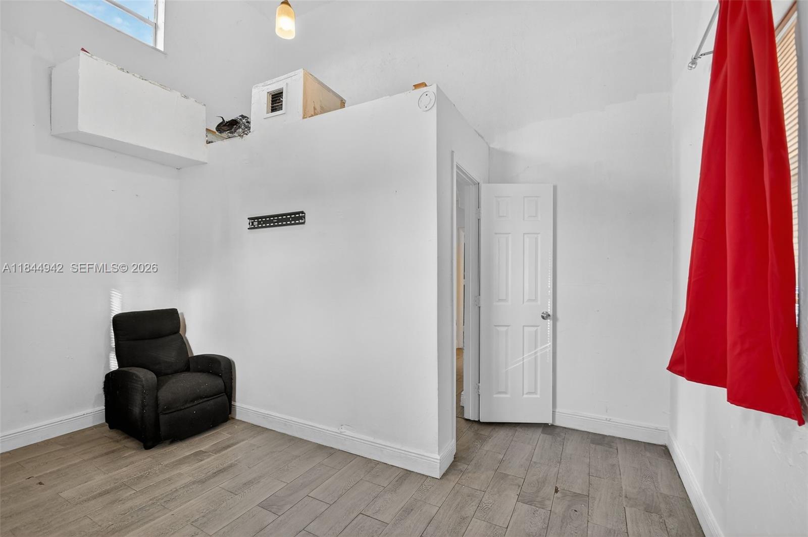 ROOSEVELT ESTATES - Residential