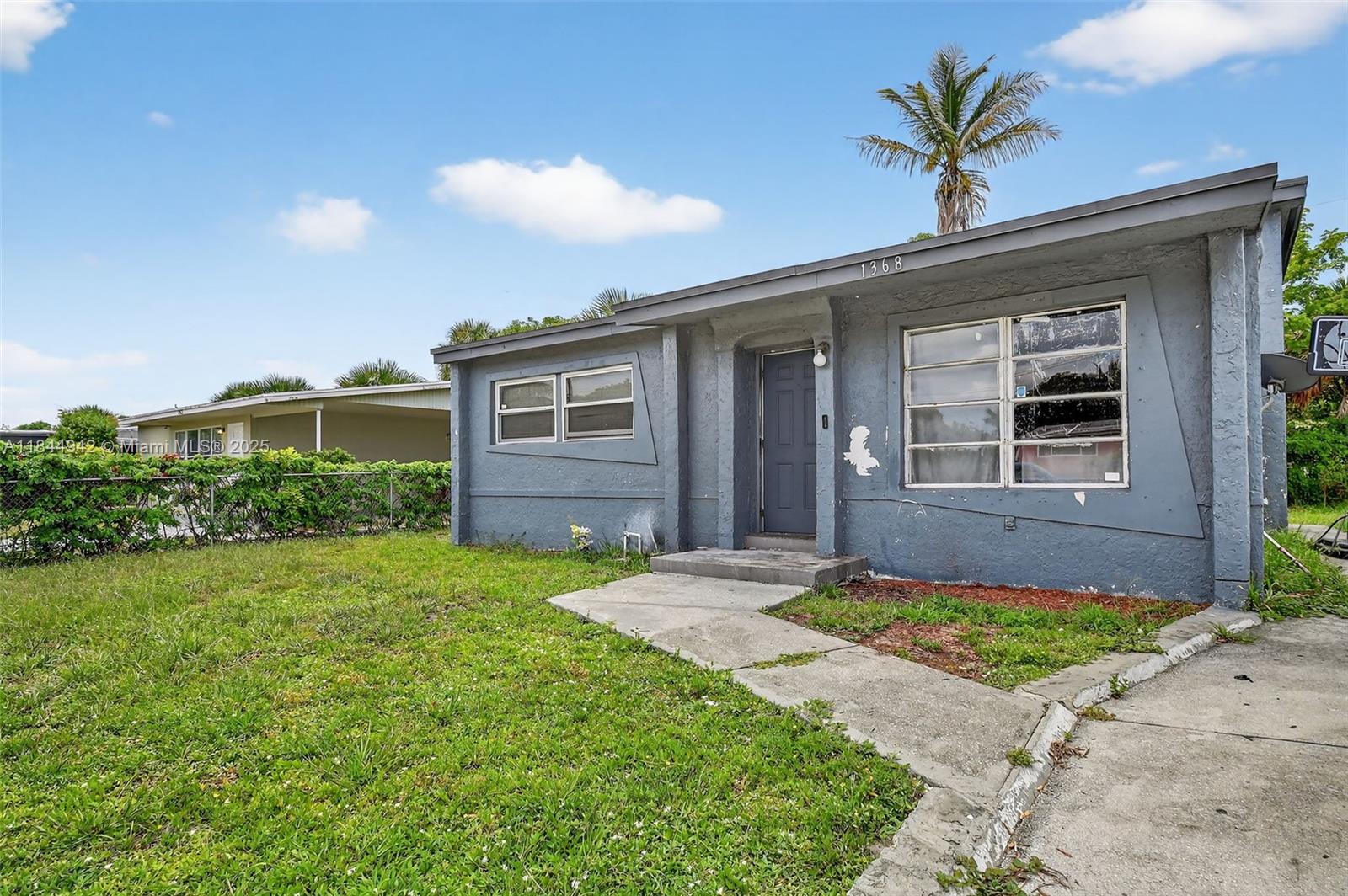 1368 11th St, West Palm Beach, FL, 33401/$399,000 2 1368 11th St