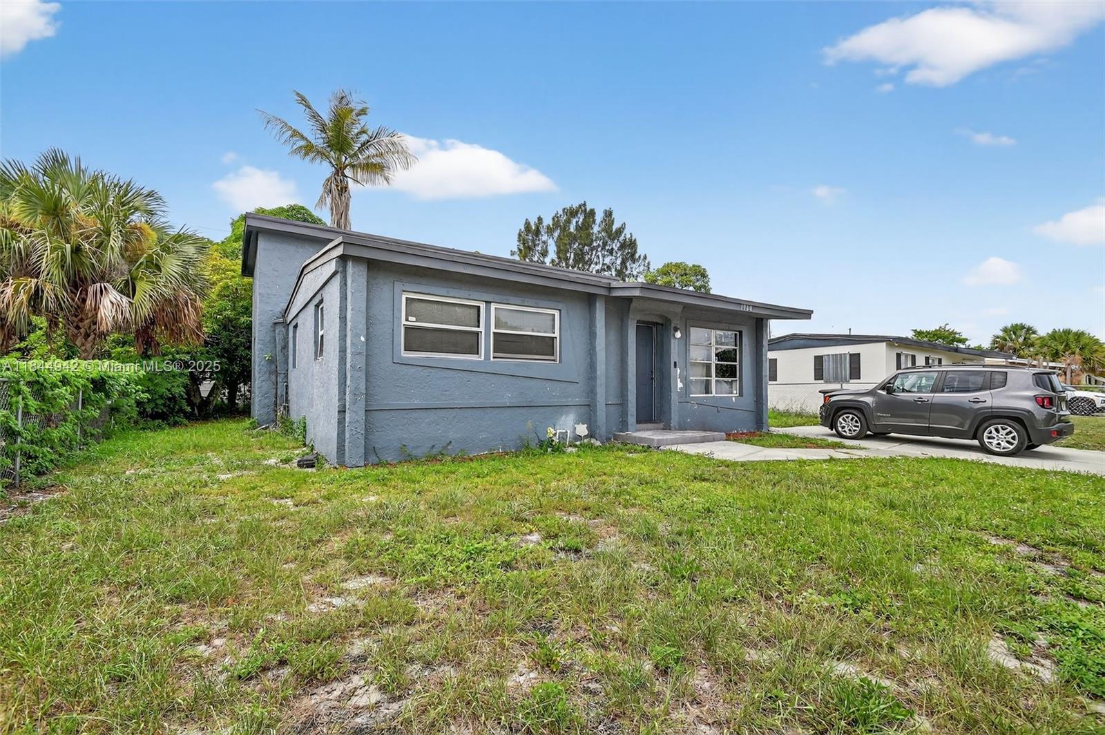 1368 11th St, West Palm Beach, FL, 33401/$399,000 1 1368 11th St
