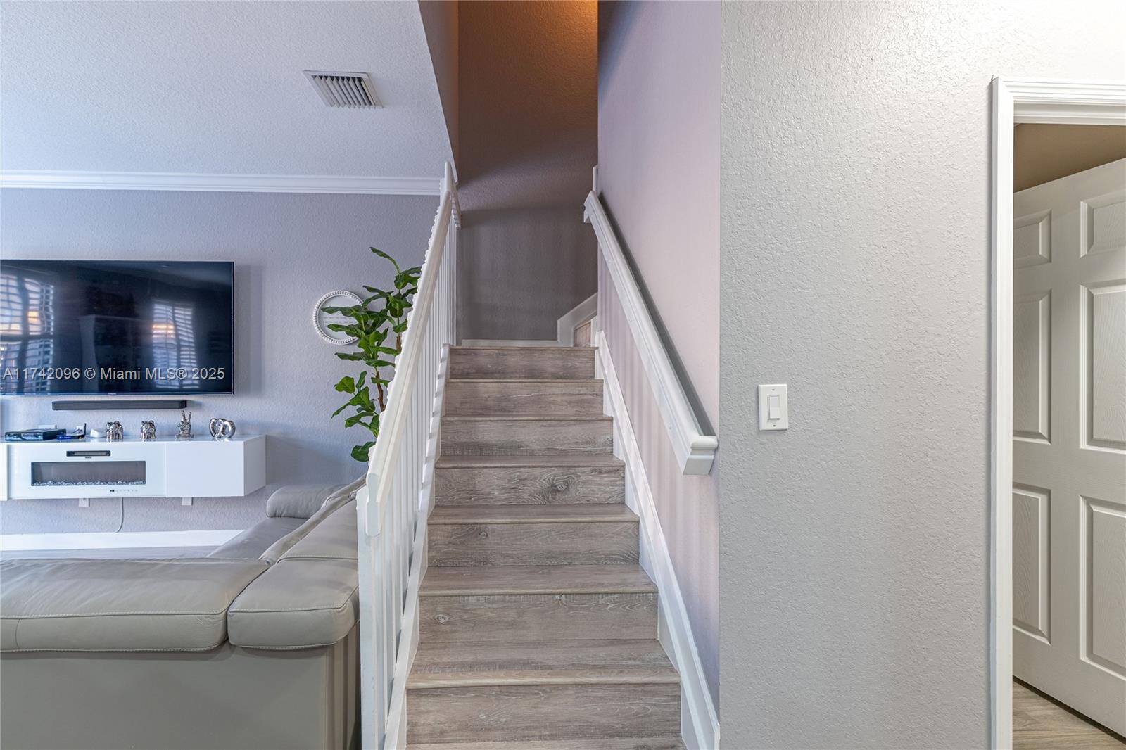 SILVER PALM EAST SEC FOUR - Residential