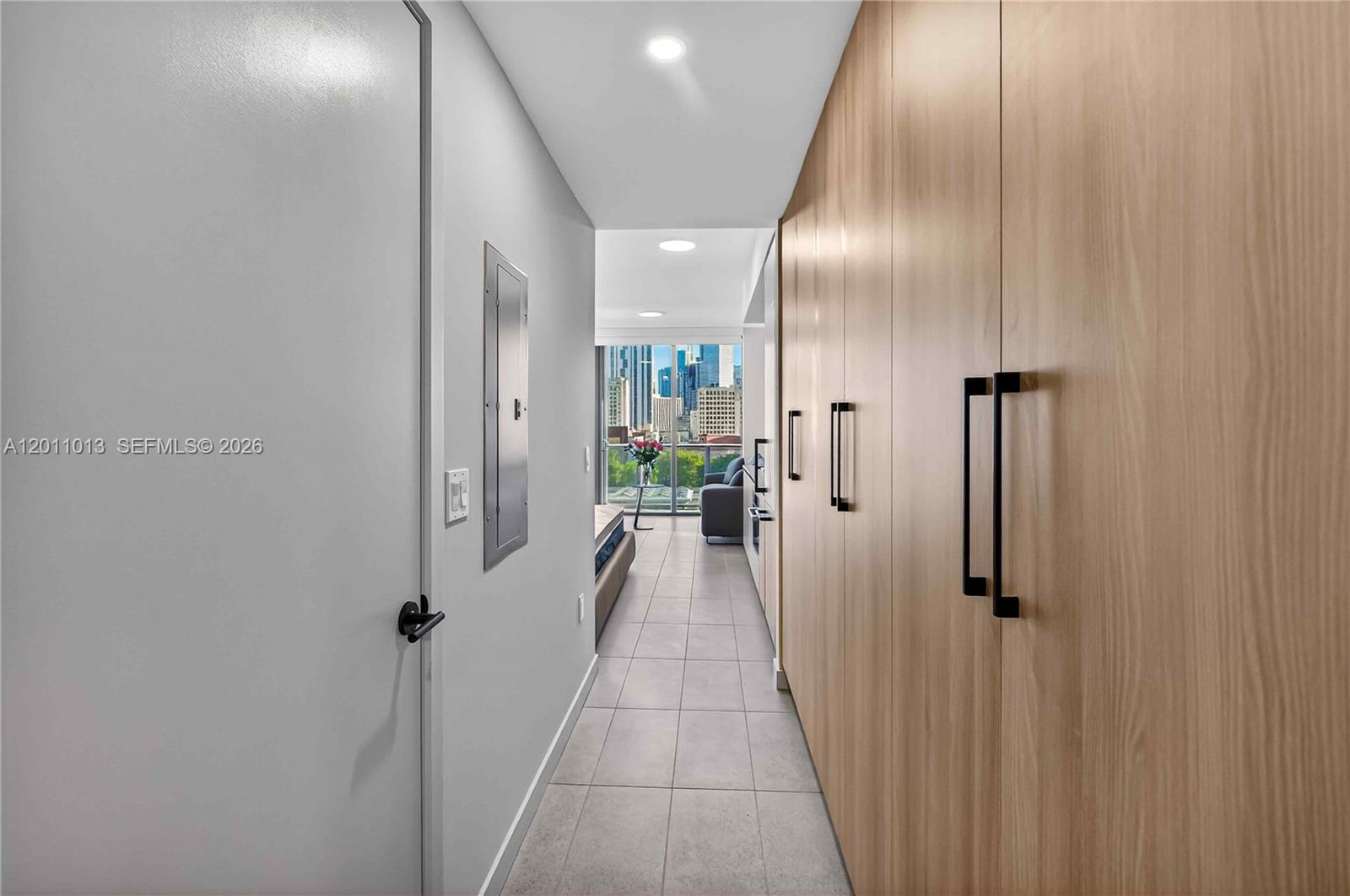 121 NE 5 St 901A