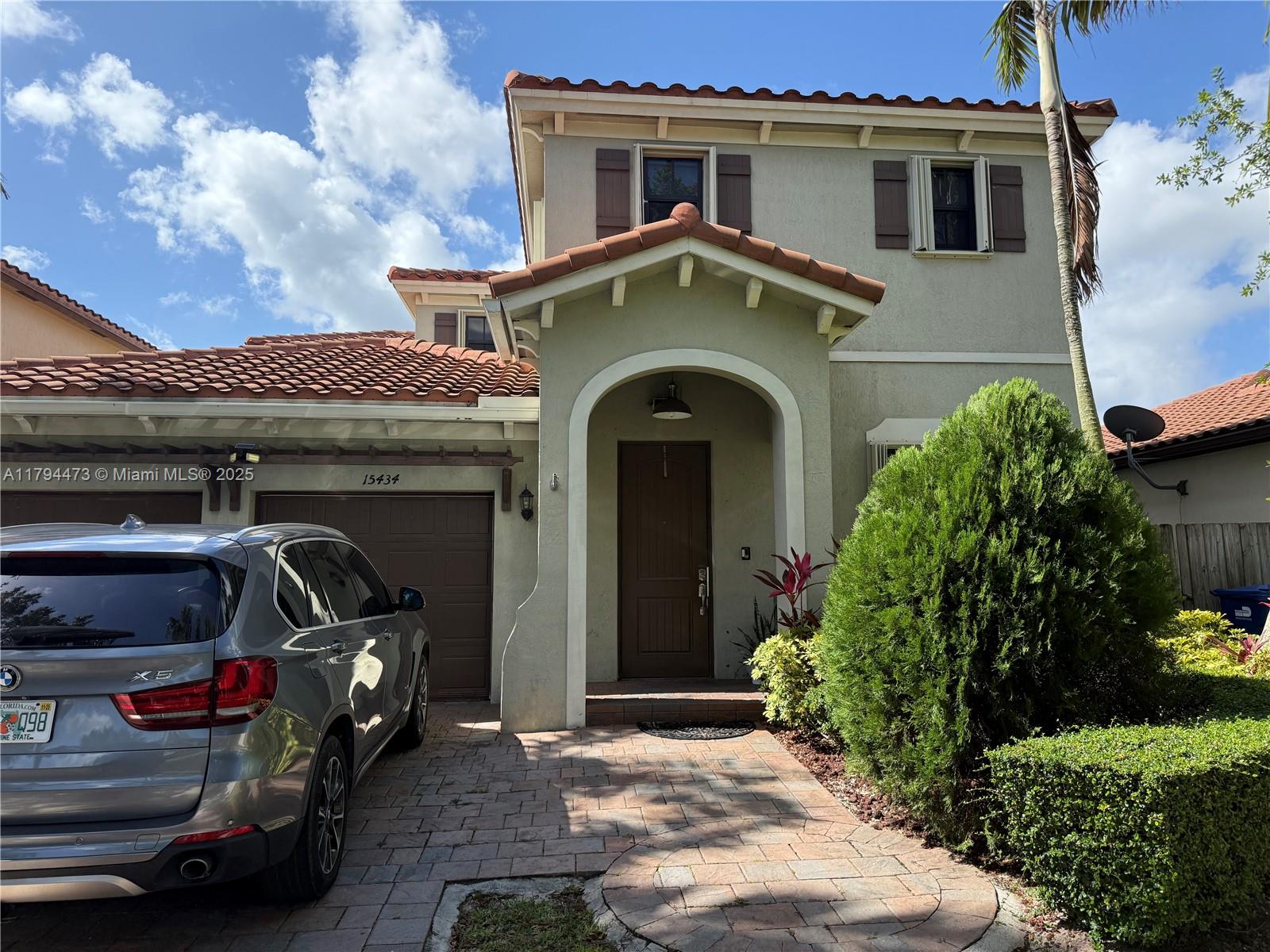 15434 Sw 175th St B, Miami, Broward County, Florida - 1 Bedrooms  
1 Bathrooms - 