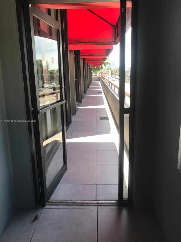 RETAIL SPACE FOR LEASE GREAT FOR MEDICAL OFFICE IN GREAT LOCATION IN CALLE 8 VERY BUSY FOR BEST CUSTOMERS AND BEST LOCATION ON THE AREA