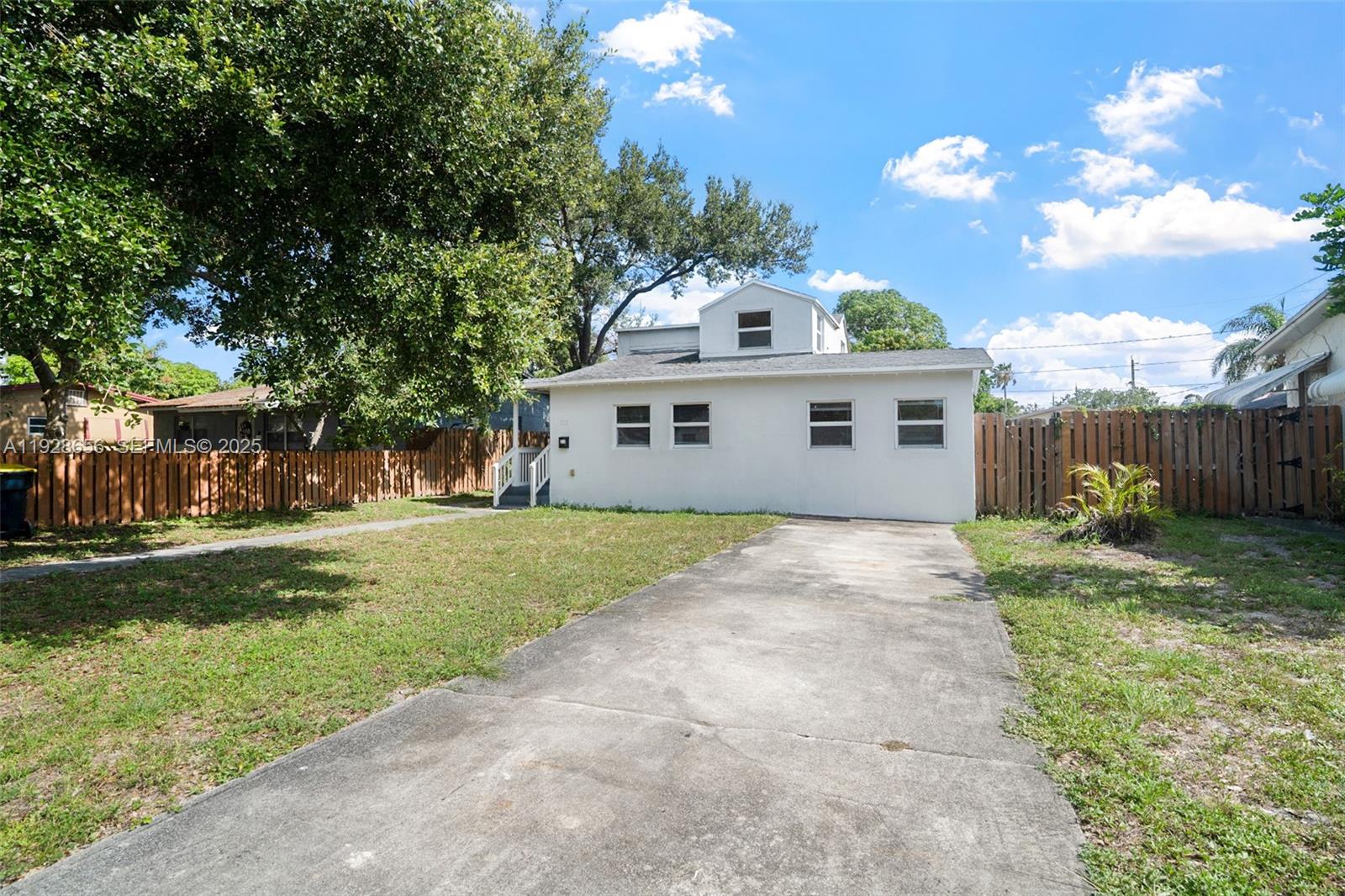 NORTH HOLLYWOOD - Residential Lease