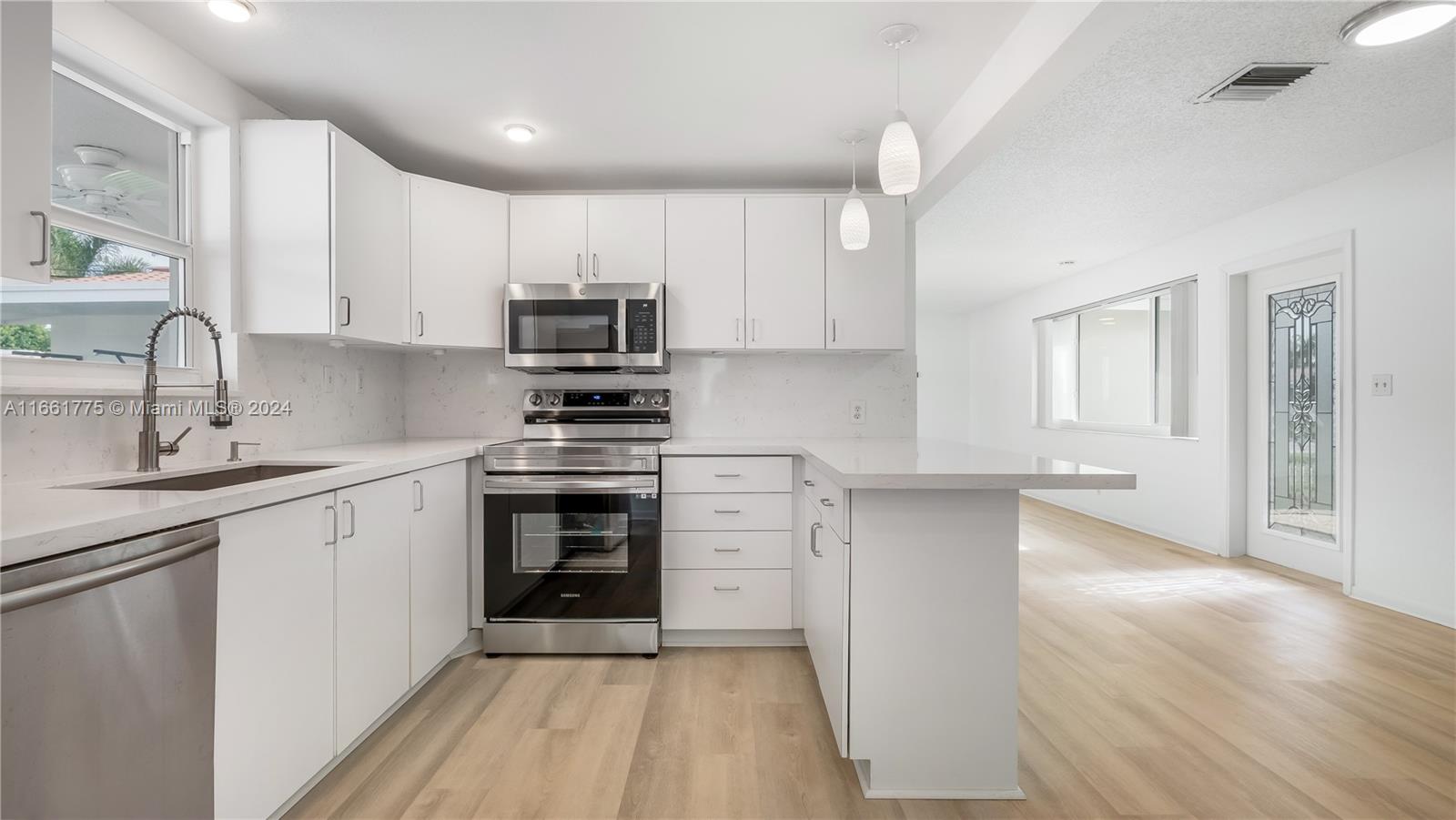 PALMETTO PARK TERRACE UNI - Residential