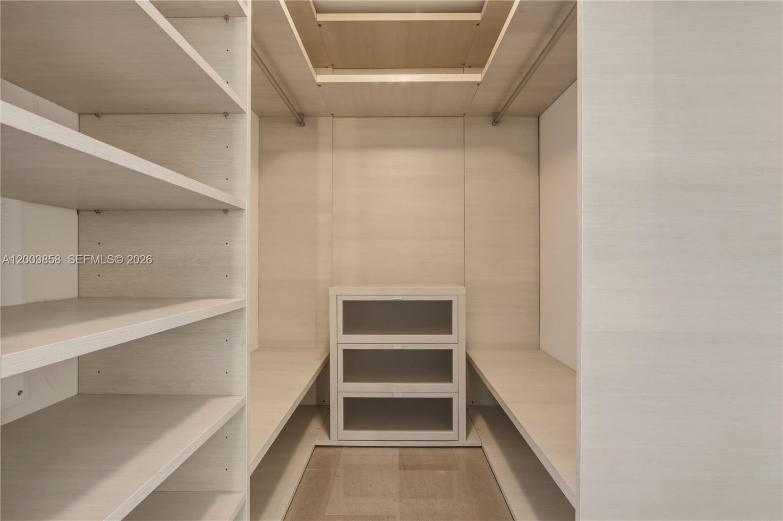 RISE CONDO - Residential