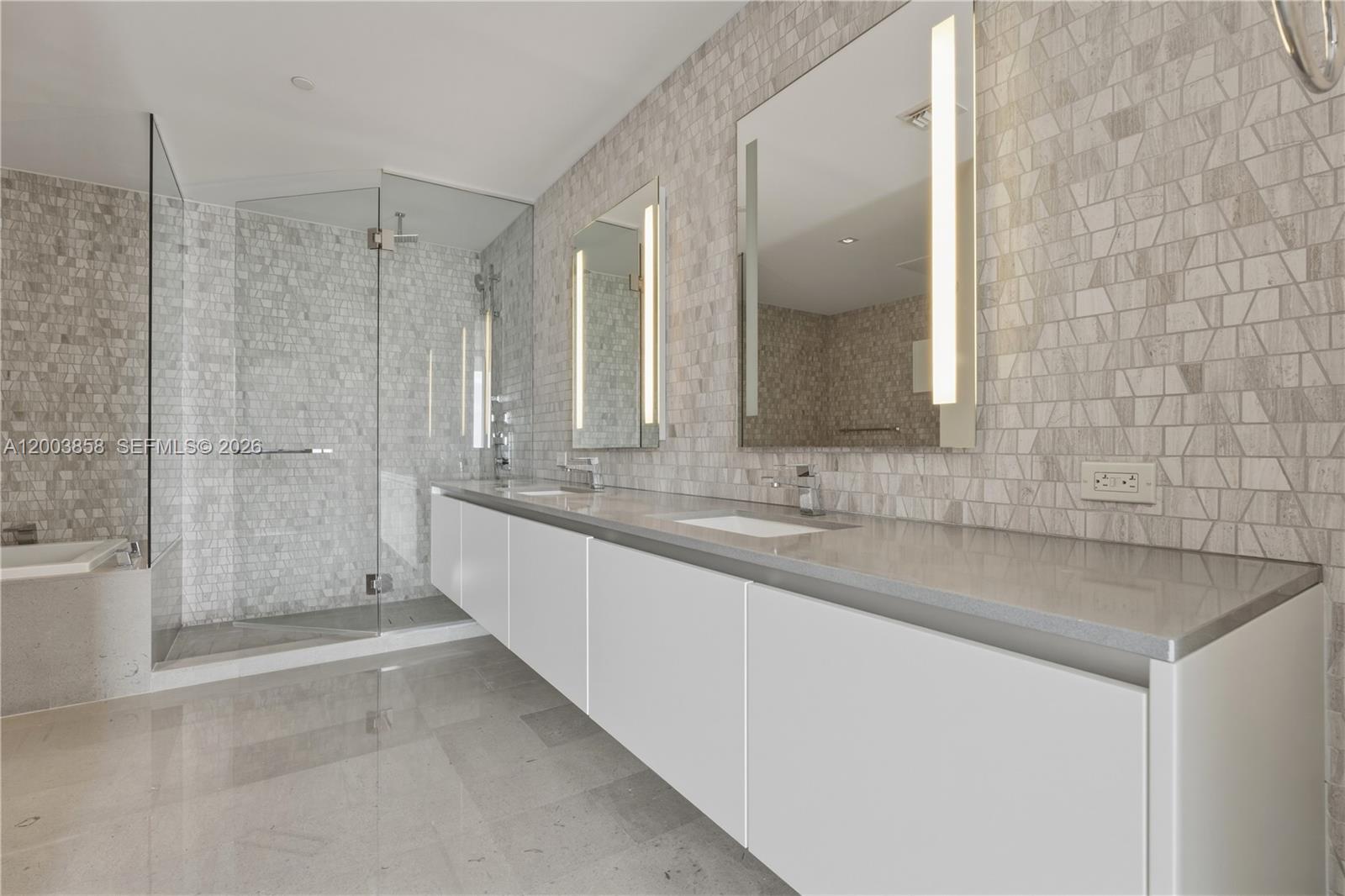 RISE CONDO - Residential