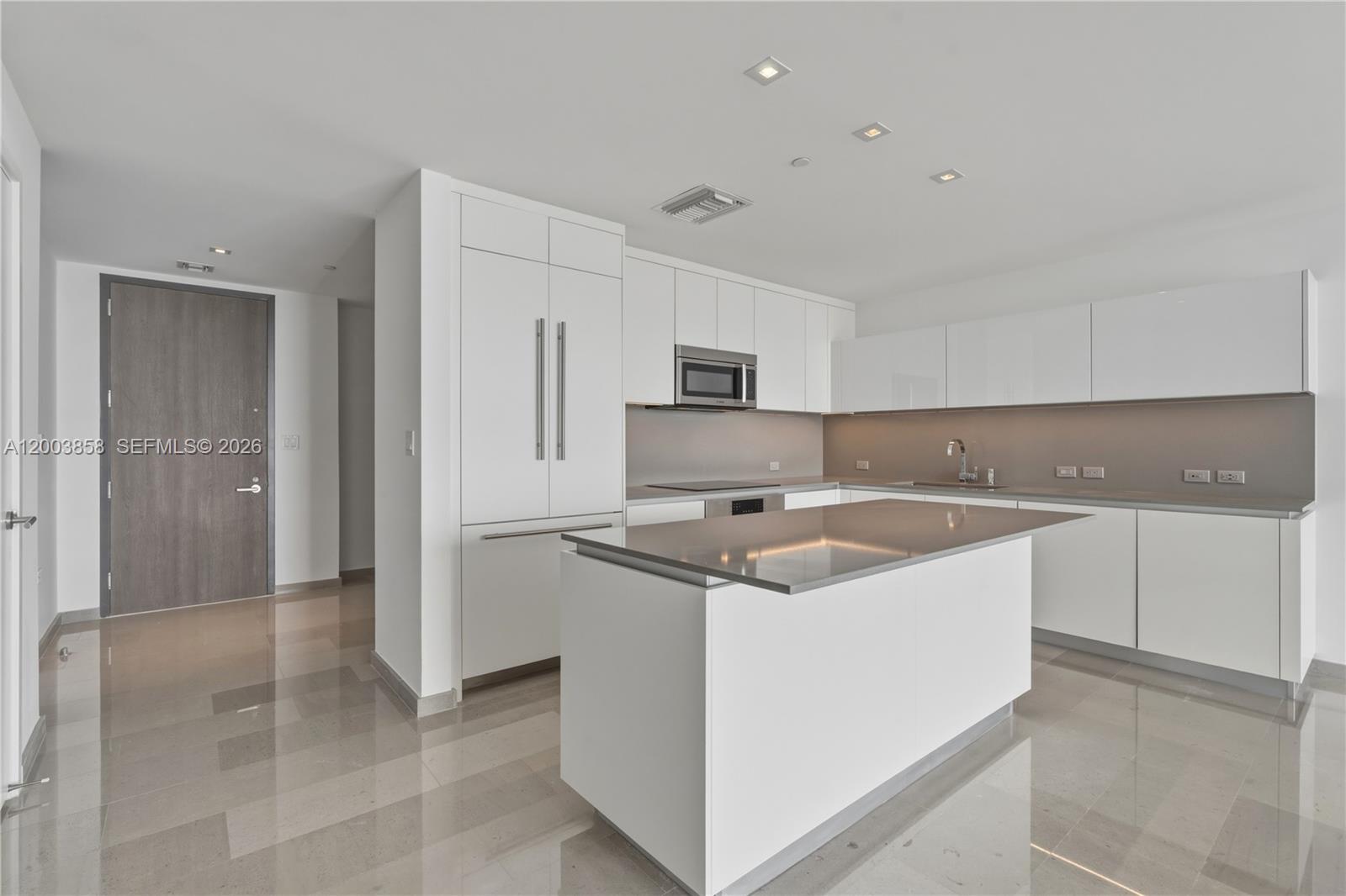 RISE CONDO - Residential