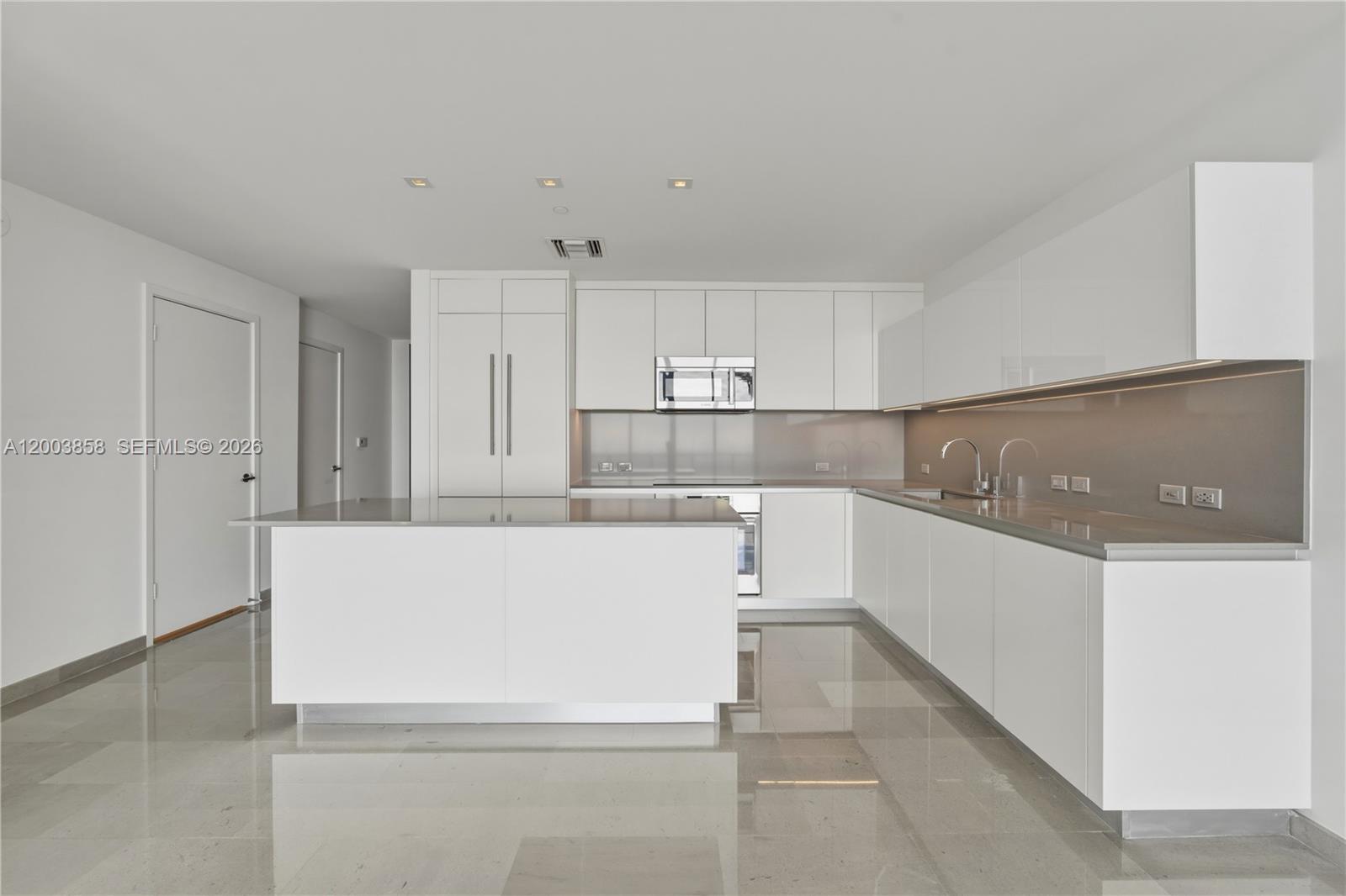 RISE CONDO - Residential