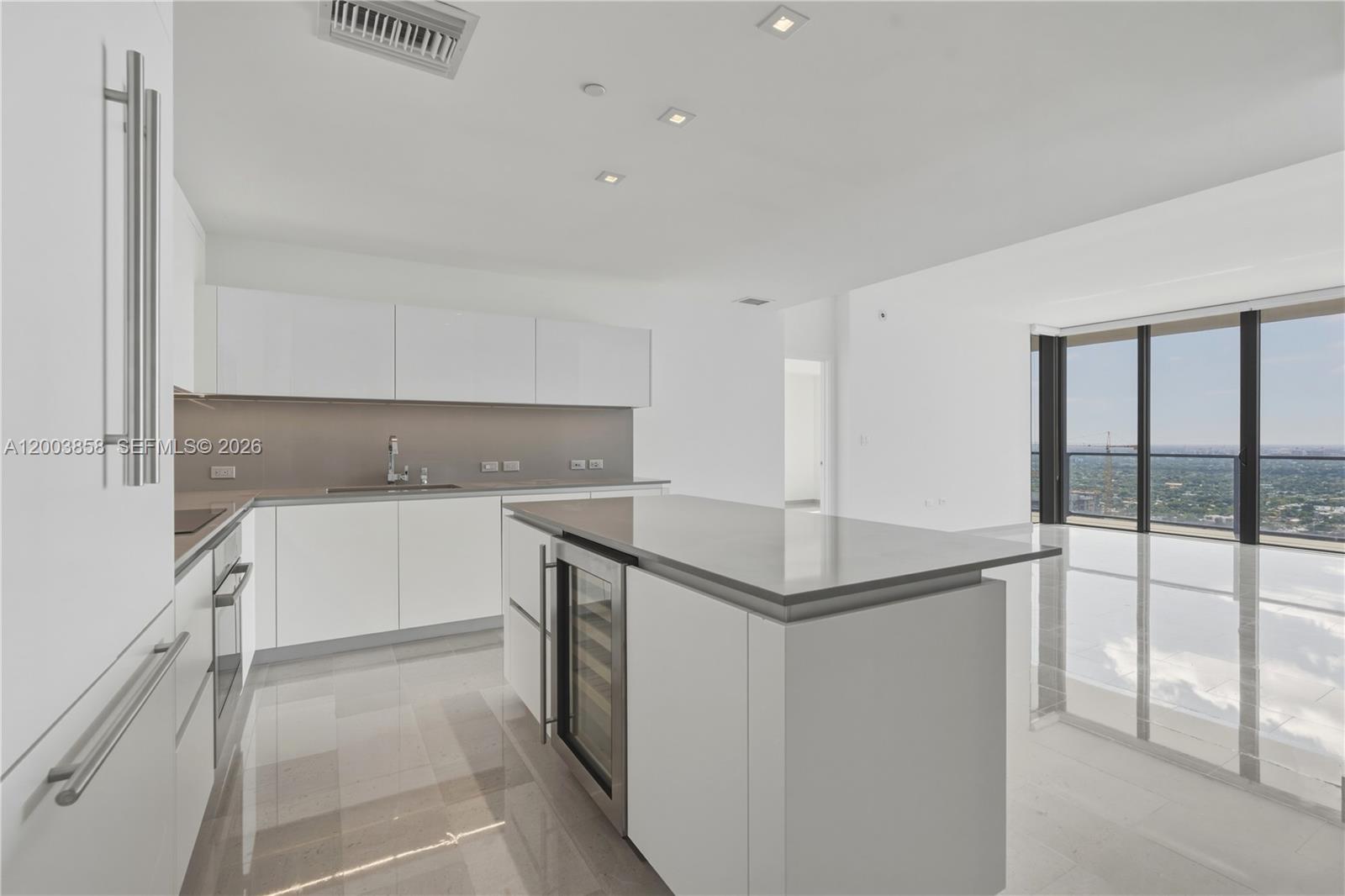 RISE CONDO - Residential