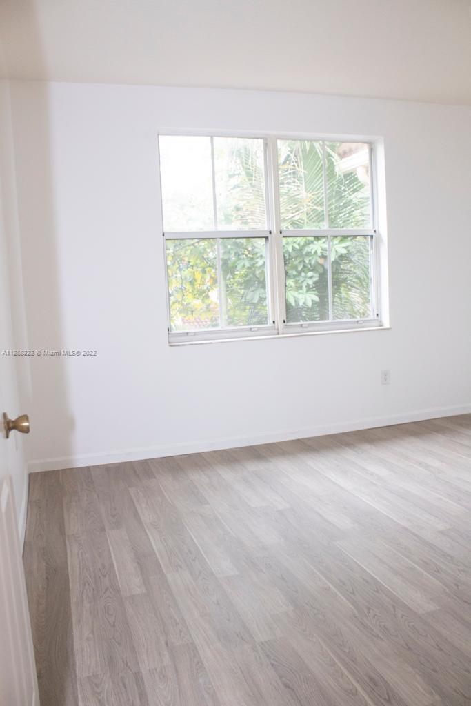 Photo 8 of 17 of 125 Riverwalk Cir townhome