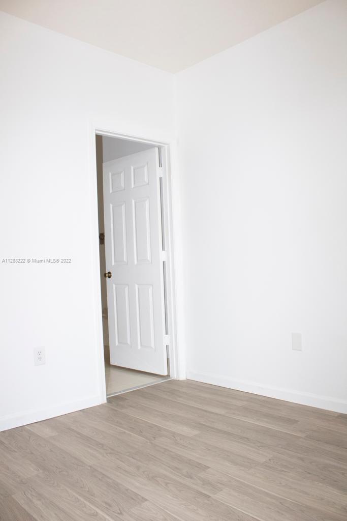 Photo 9 of 17 of 125 Riverwalk Cir townhome