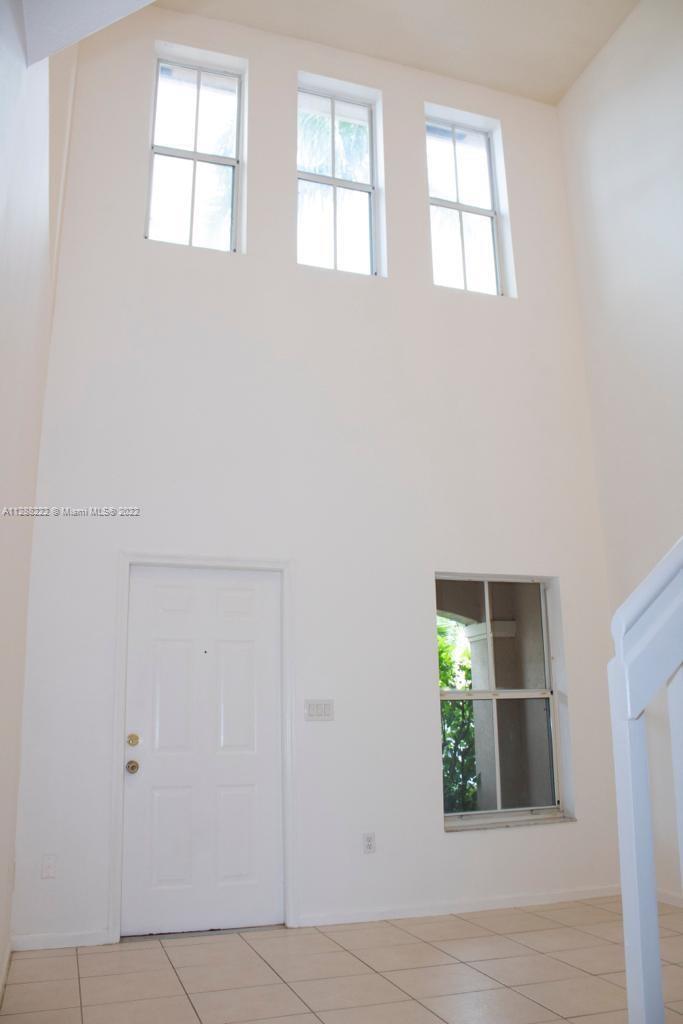 Photo 4 of 17 of 125 Riverwalk Cir townhome
