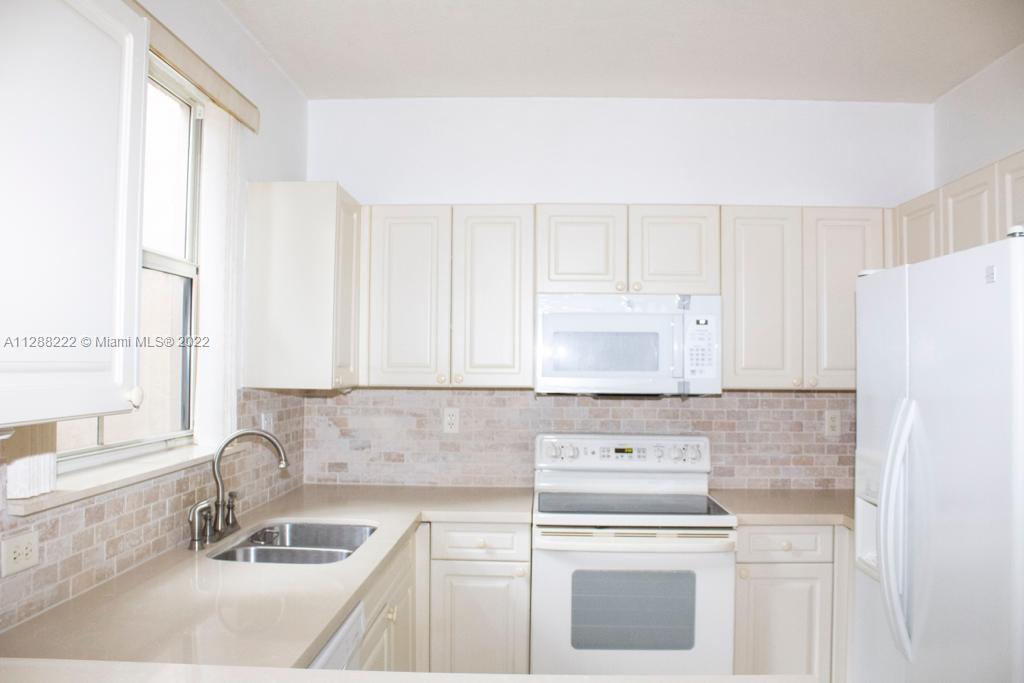 Photo 6 of 17 of 125 Riverwalk Cir townhome
