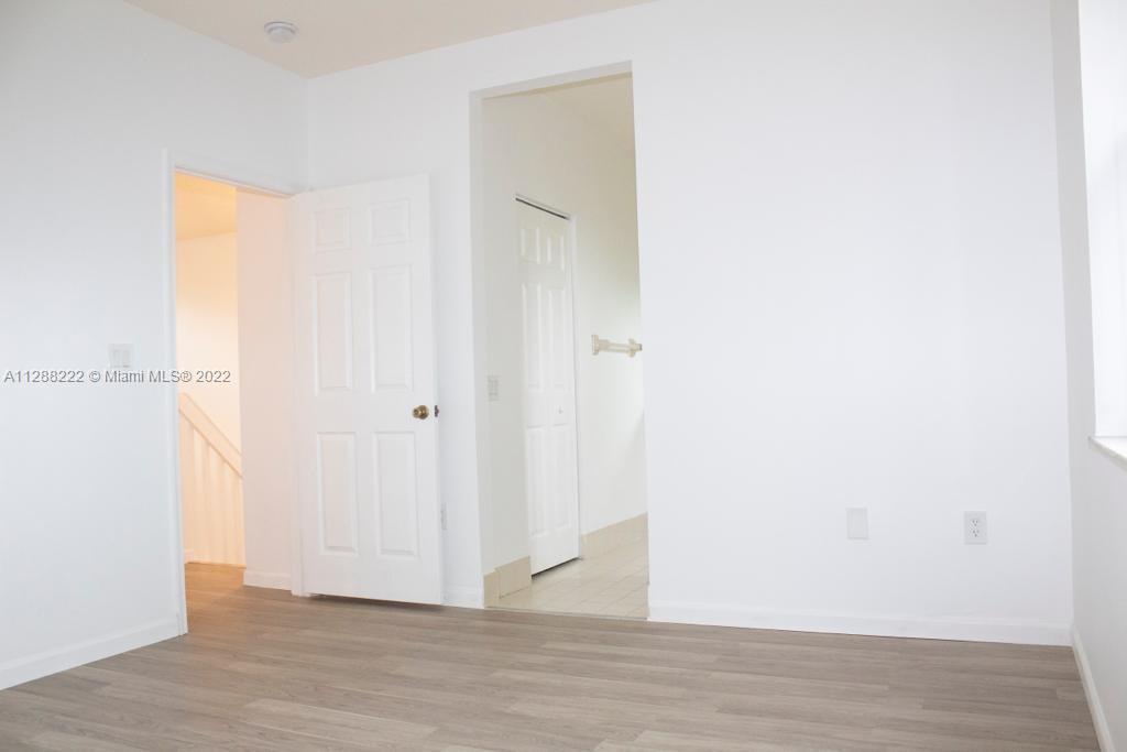 Photo 14 of 17 of 125 Riverwalk Cir townhome