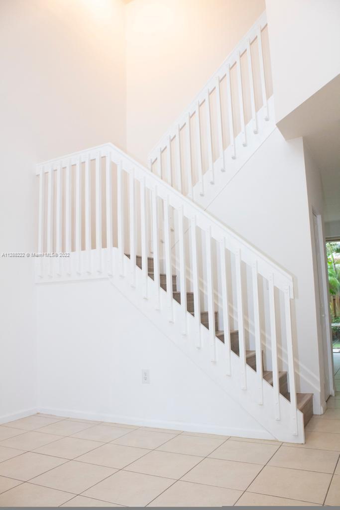 Photo 5 of 17 of 125 Riverwalk Cir townhome