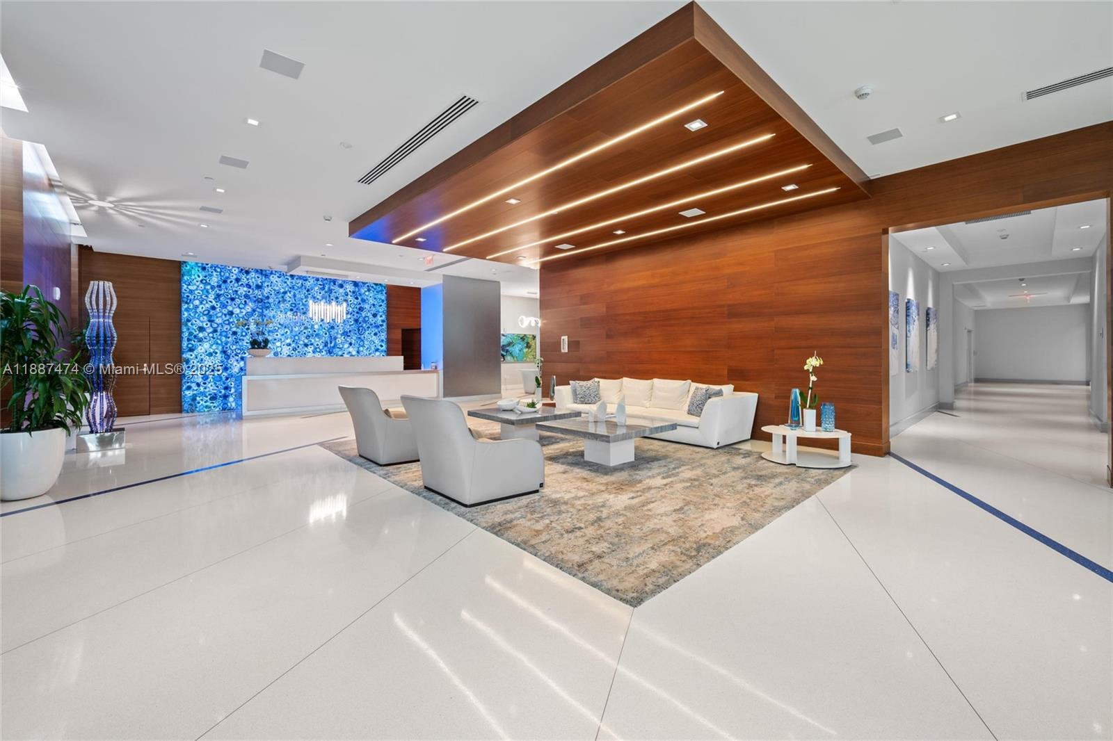 PARQUE TOWERS CONDO - Residential Lease