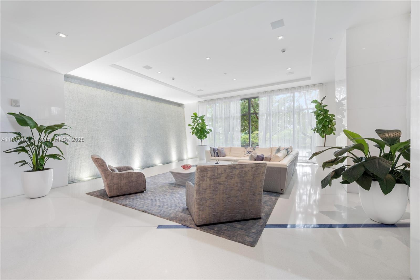PARQUE TOWERS CONDO - Residential Lease