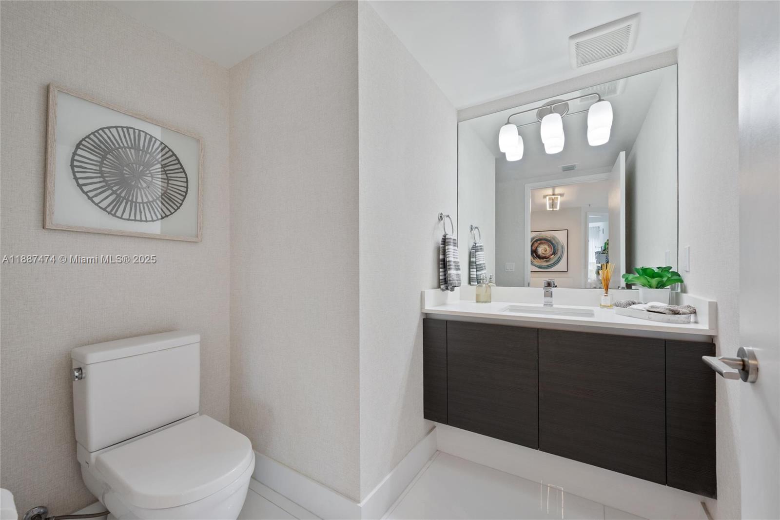 PARQUE TOWERS CONDO - Residential Lease