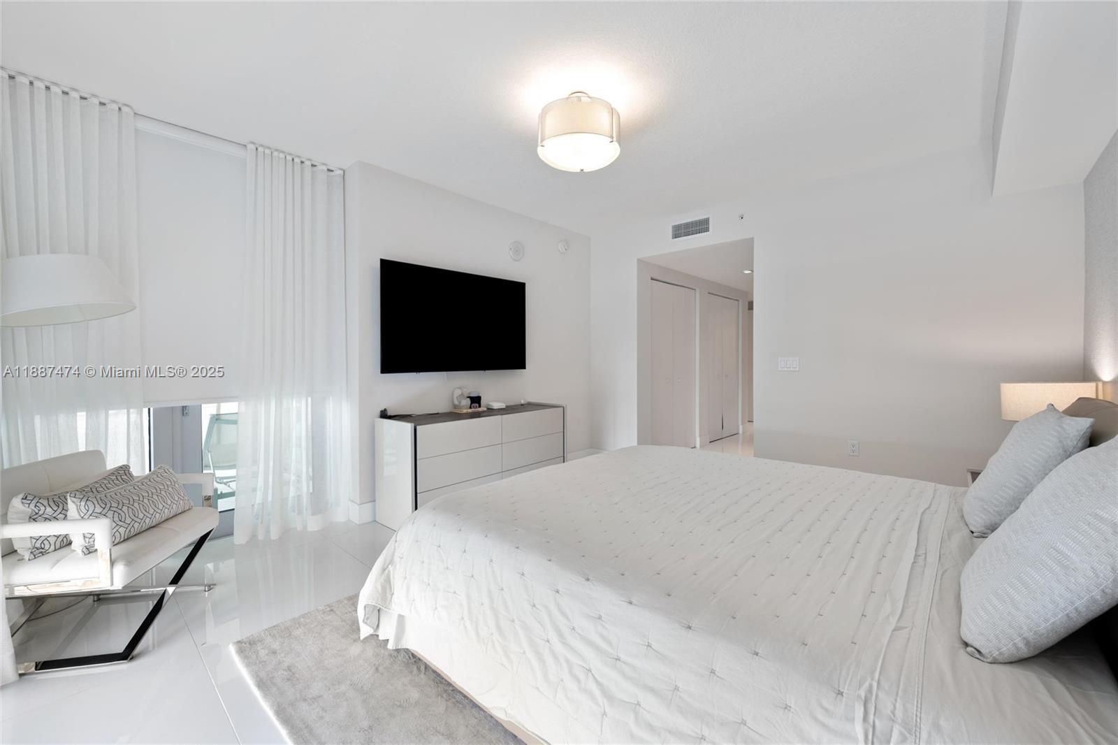 PARQUE TOWERS CONDO - Residential Lease