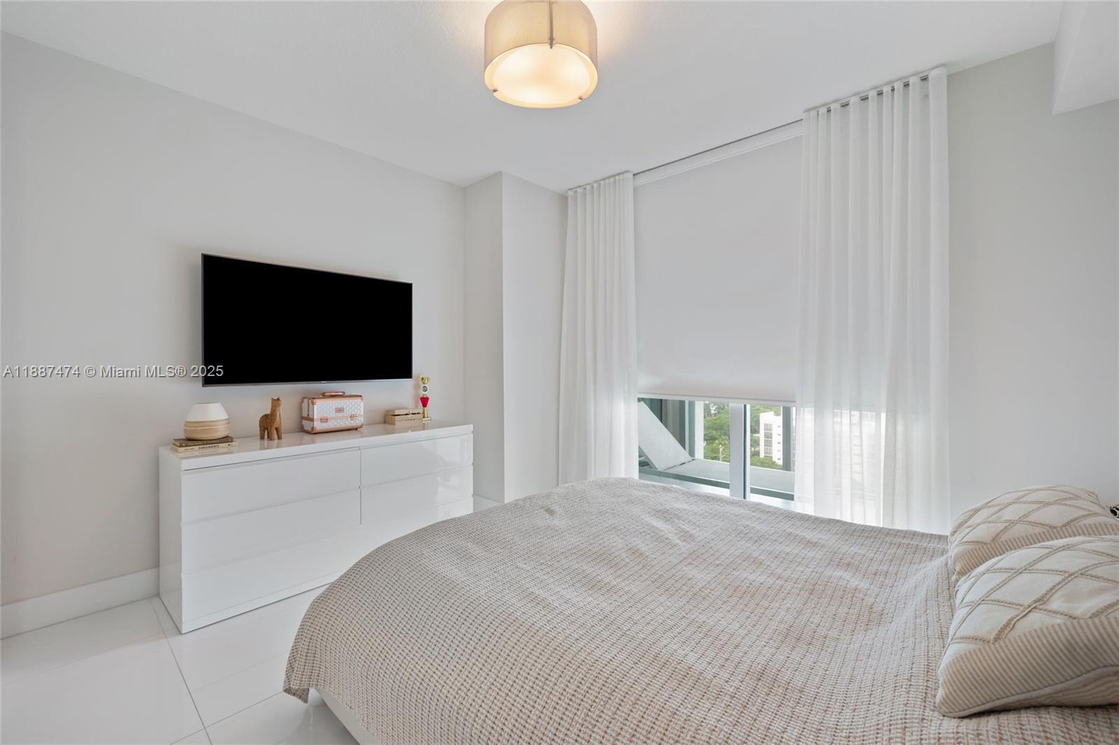 PARQUE TOWERS CONDO - Residential Lease