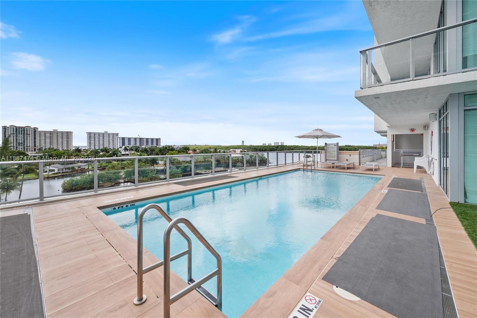PARQUE TOWERS CONDO - Residential Lease