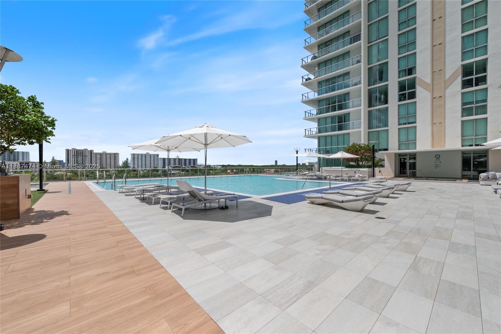 PARQUE TOWERS CONDO - Residential Lease