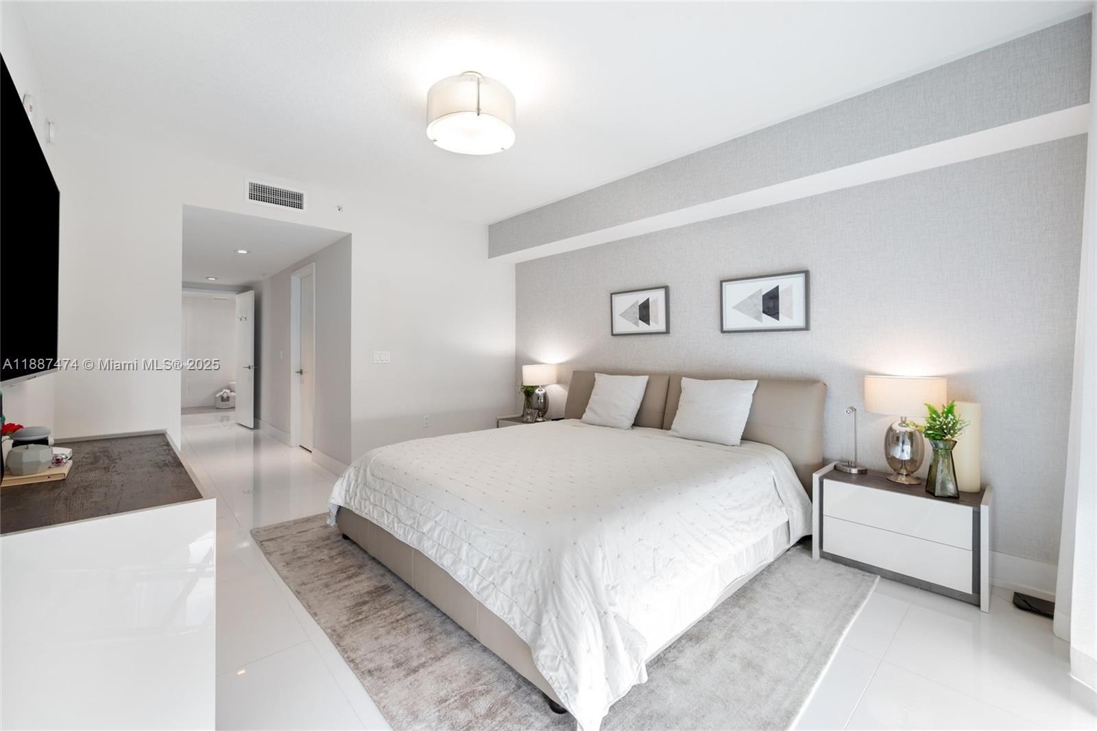 PARQUE TOWERS CONDO - Residential Lease
