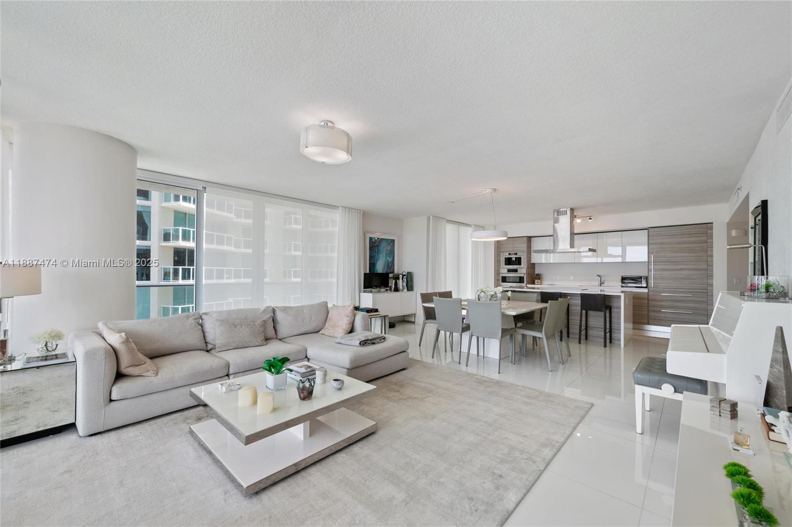 PARQUE TOWERS CONDO - Residential Lease