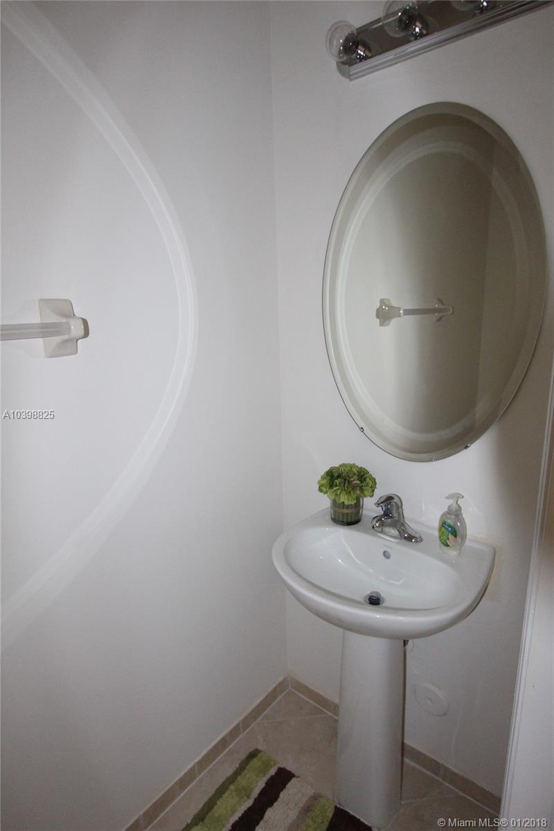 SANTORINI - Residential Lease