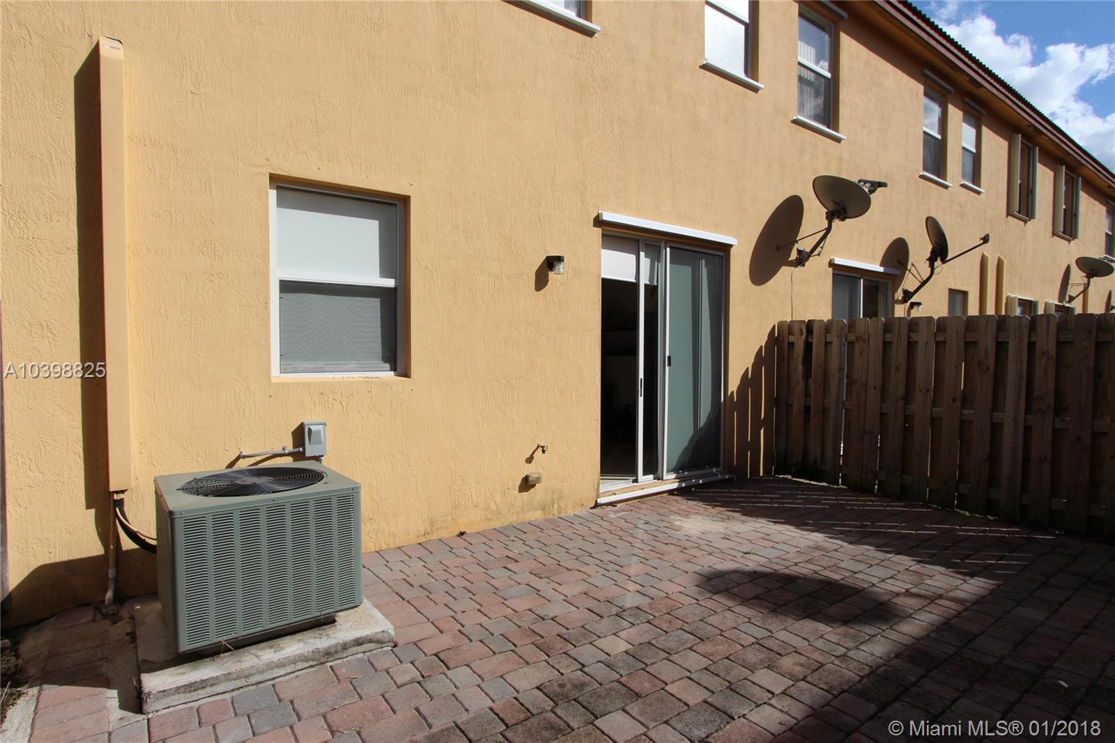 SANTORINI - Residential Lease