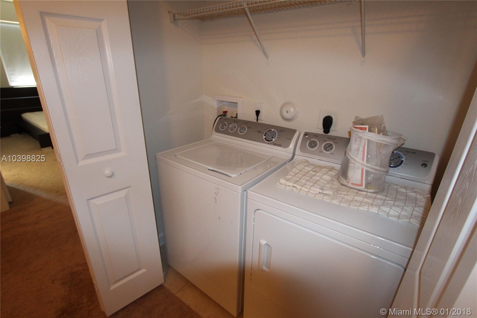 SANTORINI - Residential Lease