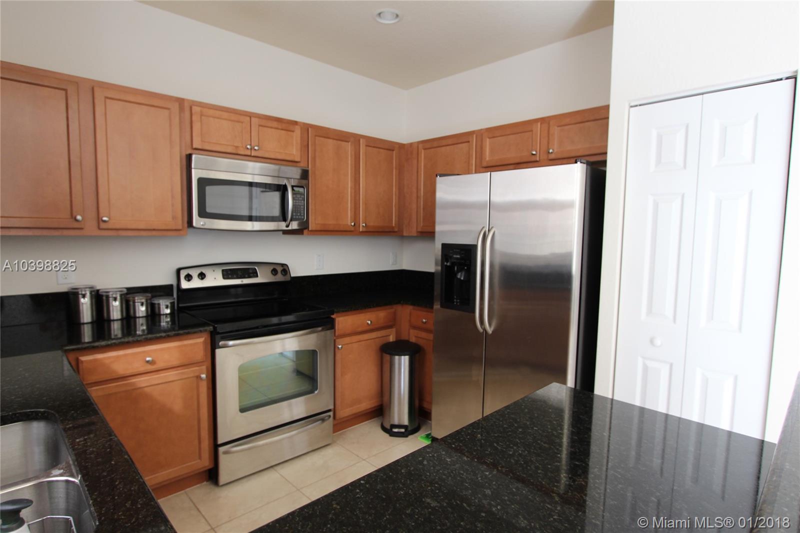 SANTORINI - Residential Lease