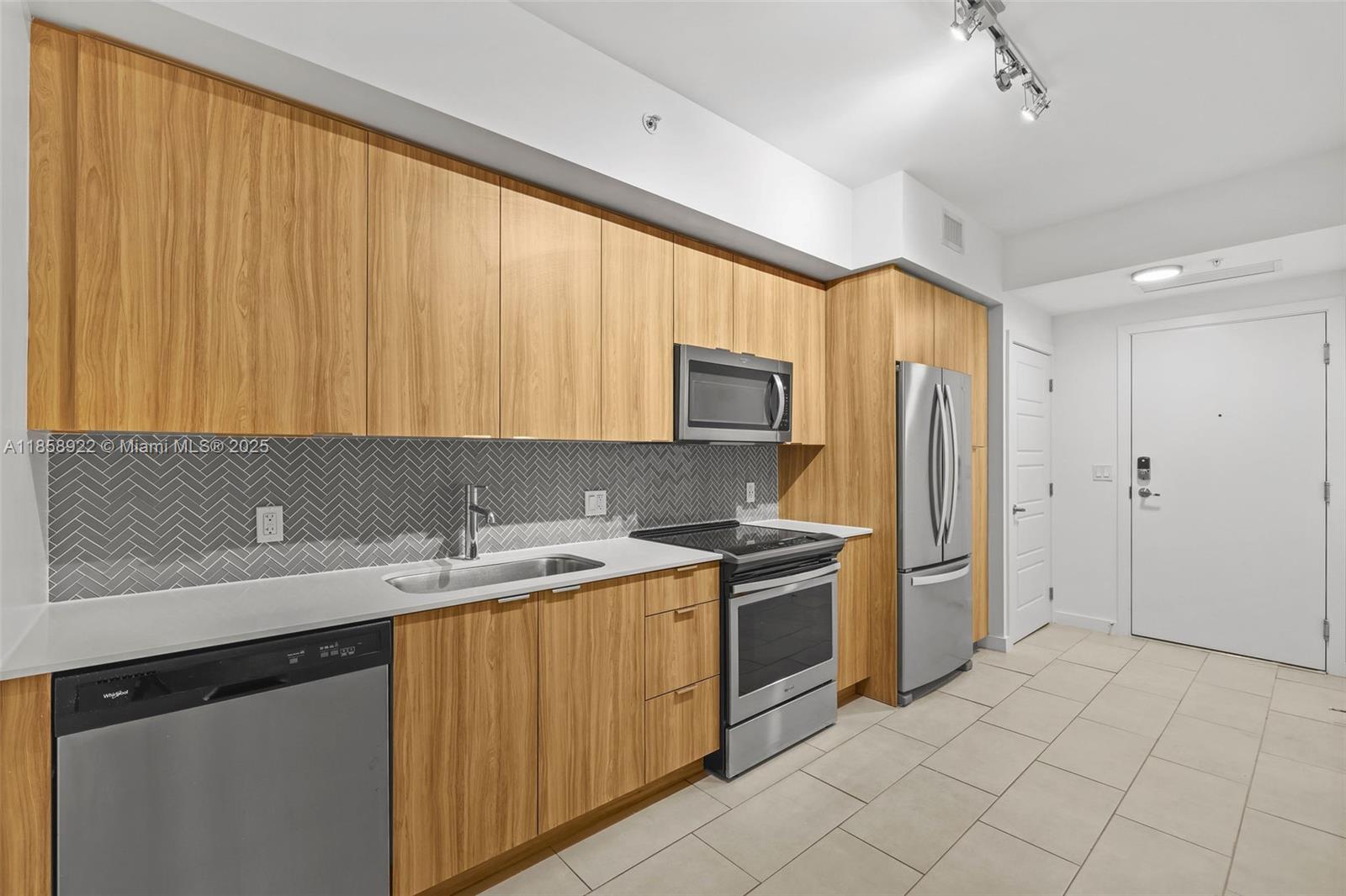 2150 N Bayshore Dr 1804