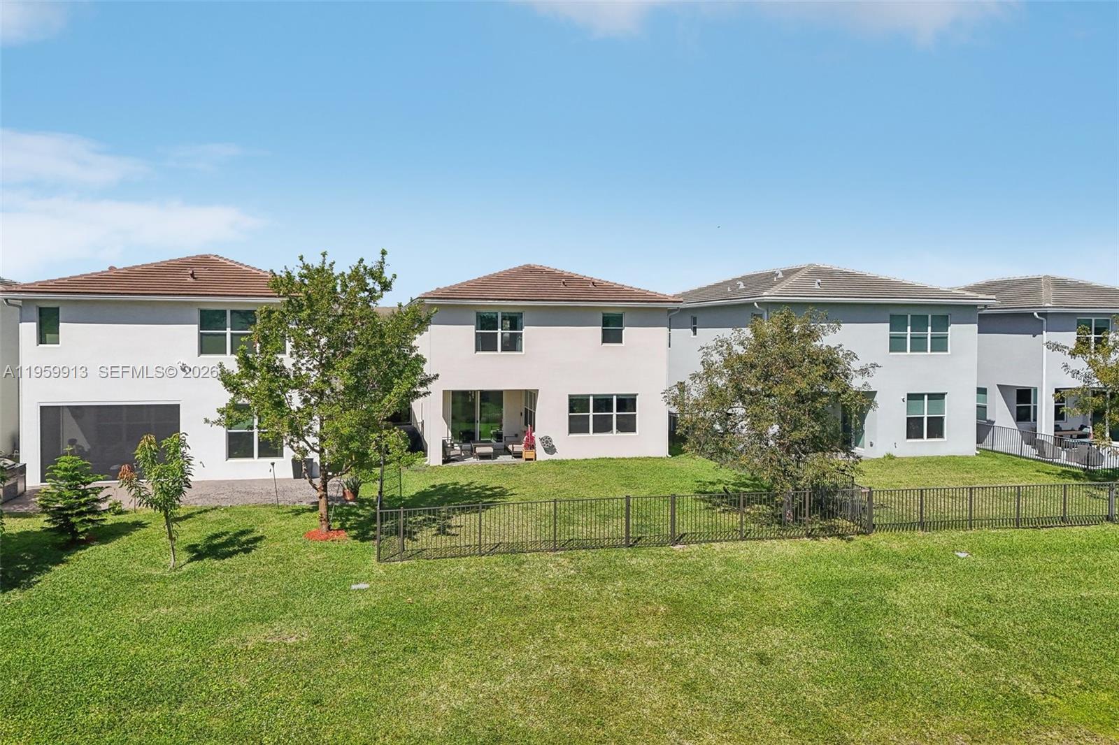 CRYSTAL LAKE 1ST SEC - Residential