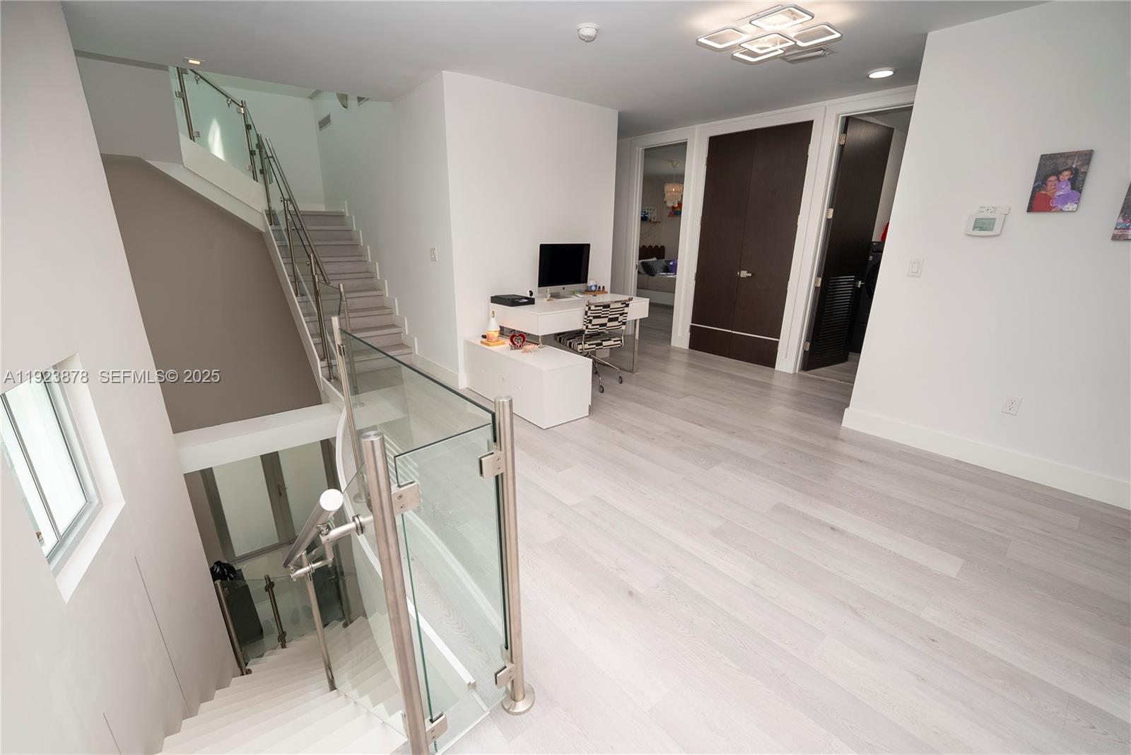 OASIS PARK SQUARE AT DORAL - Residential