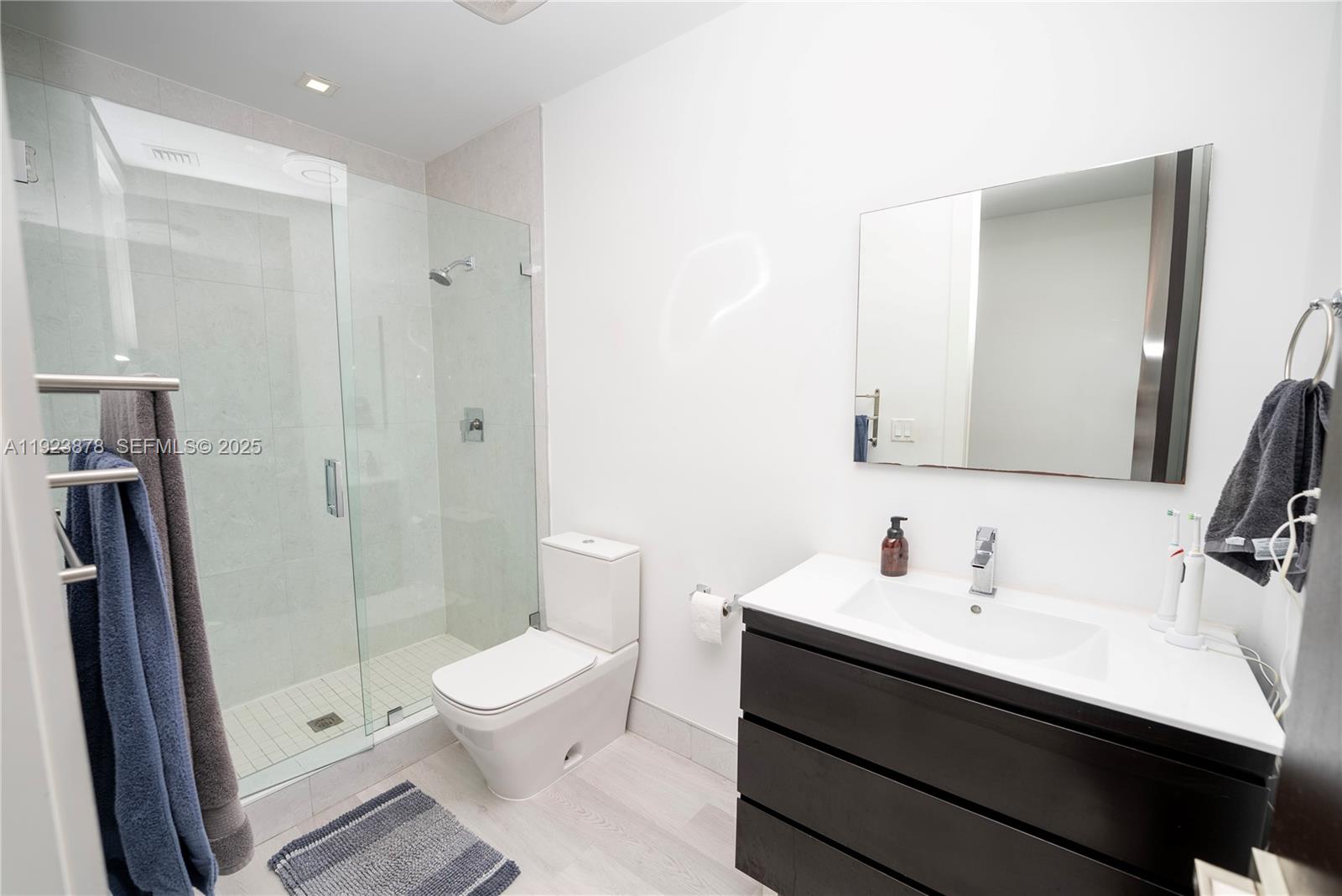 OASIS PARK SQUARE AT DORAL - Residential