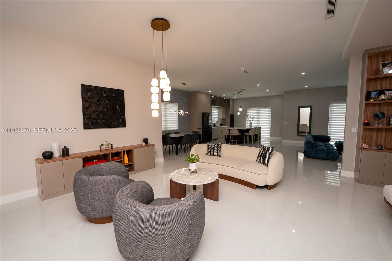 OASIS PARK SQUARE AT DORAL - Residential