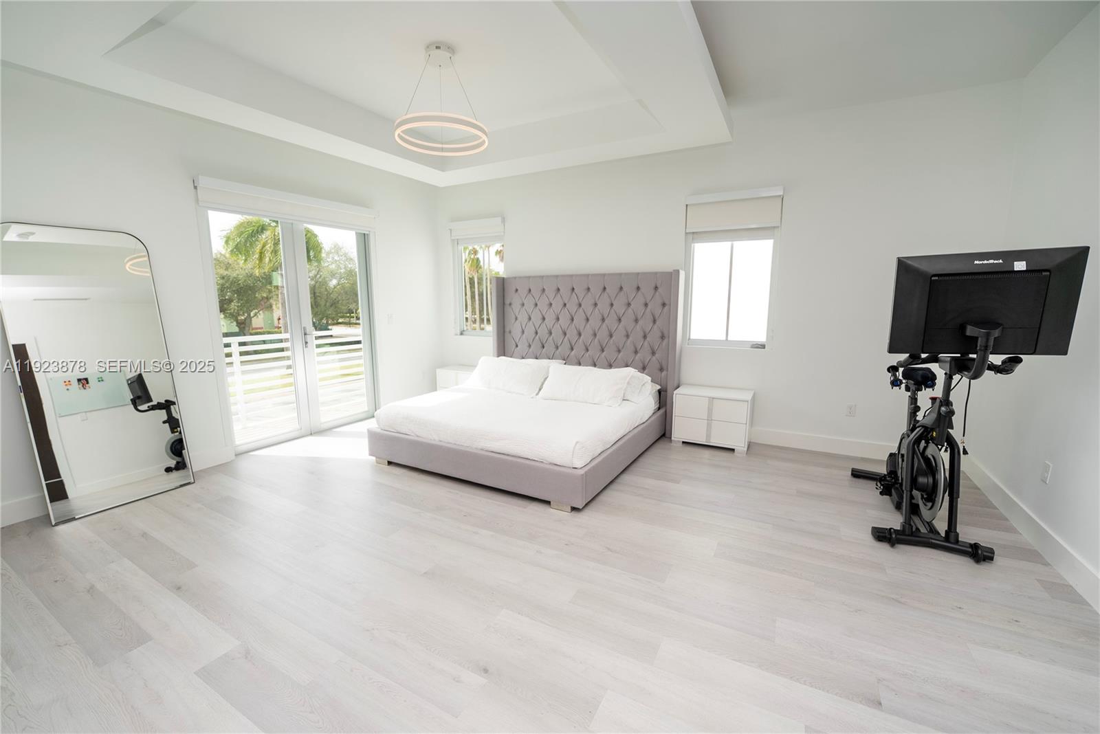 OASIS PARK SQUARE AT DORAL - Residential