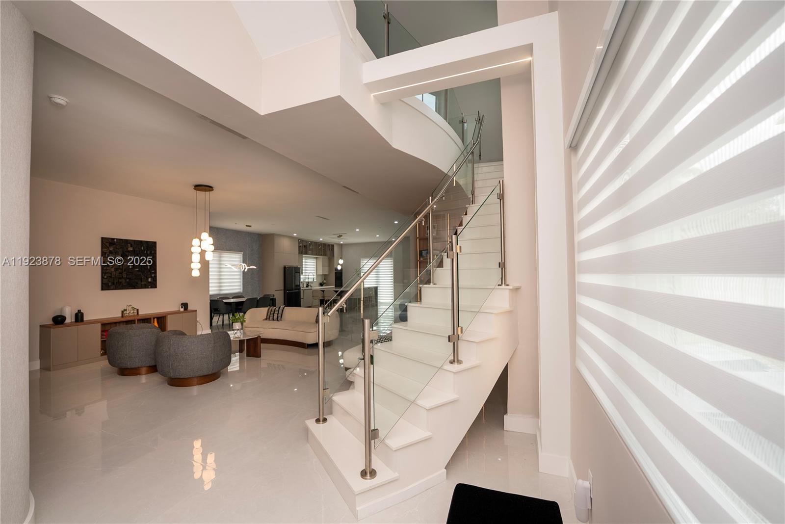 OASIS PARK SQUARE AT DORAL - Residential