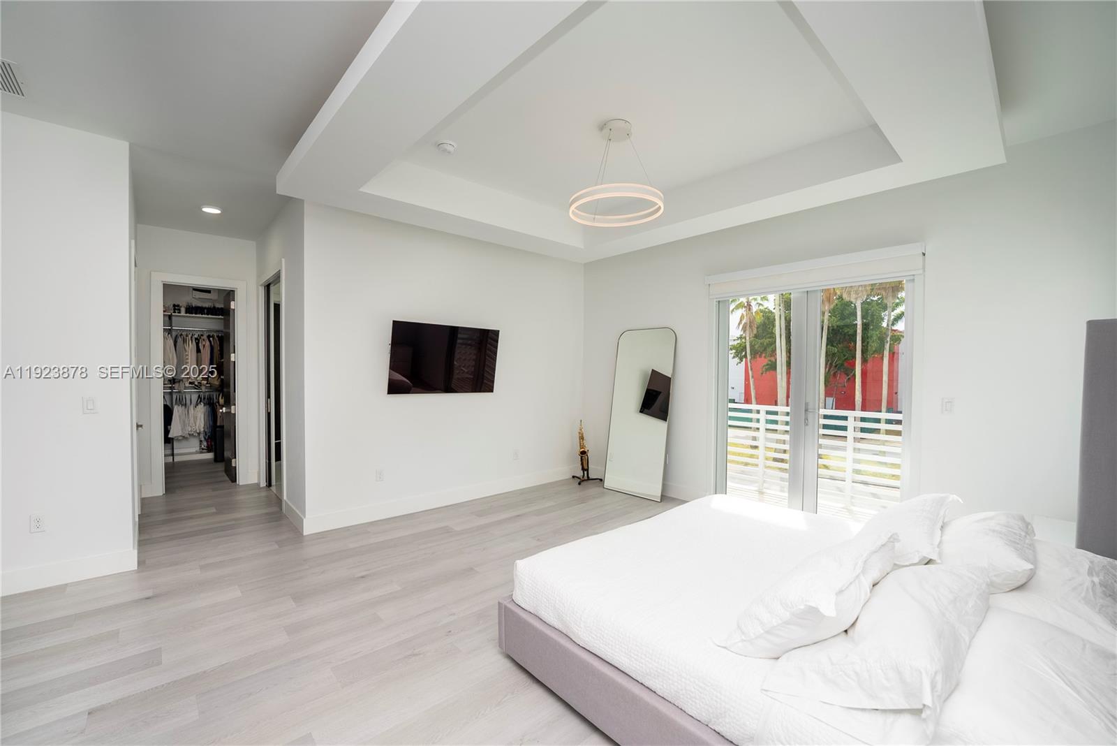 OASIS PARK SQUARE AT DORAL - Residential