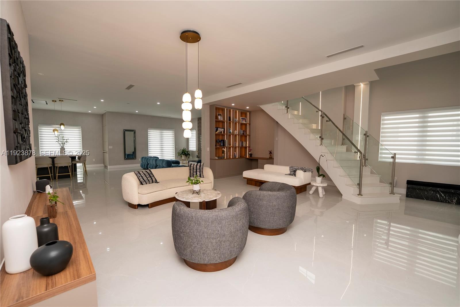 OASIS PARK SQUARE AT DORAL - Residential