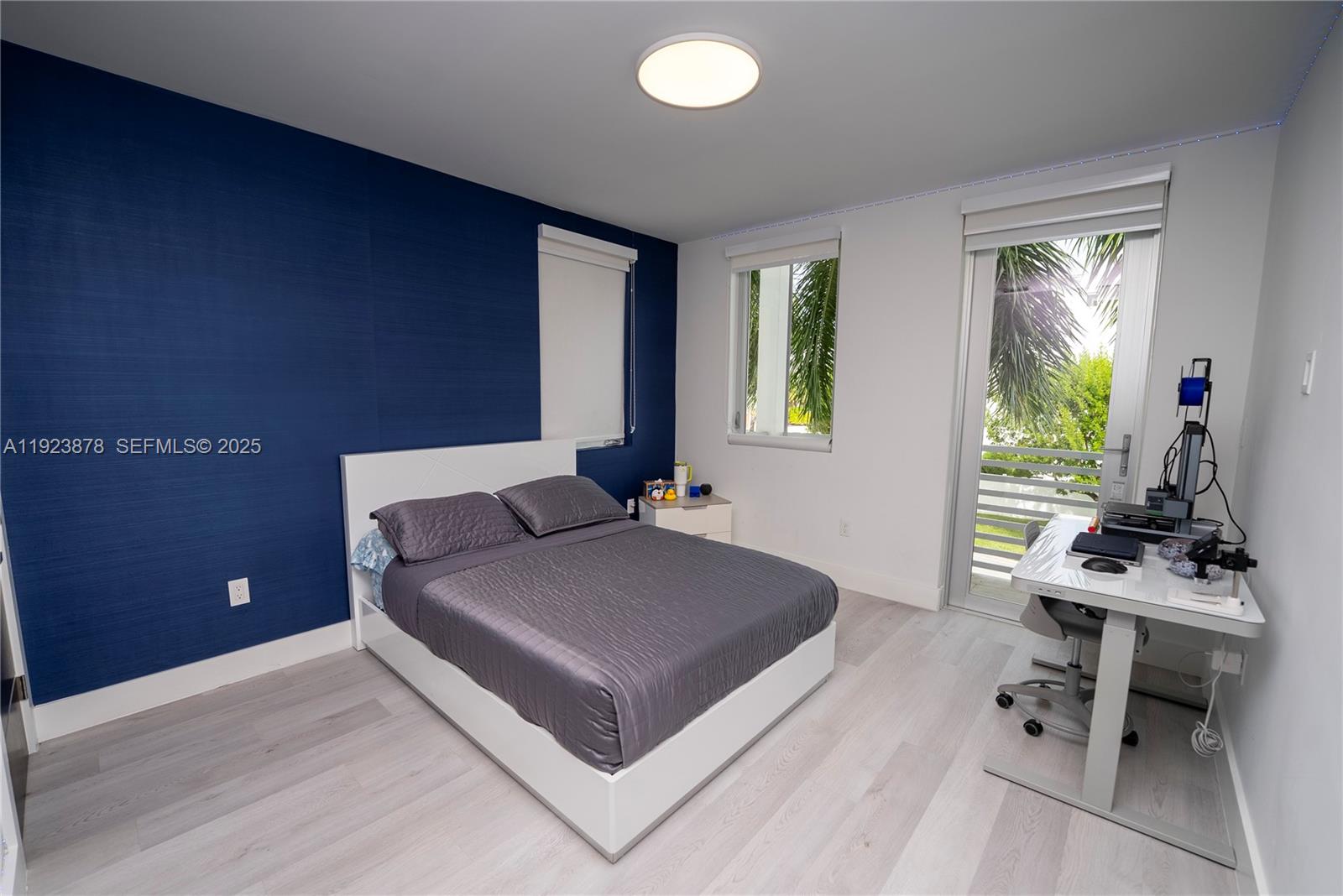 OASIS PARK SQUARE AT DORAL - Residential