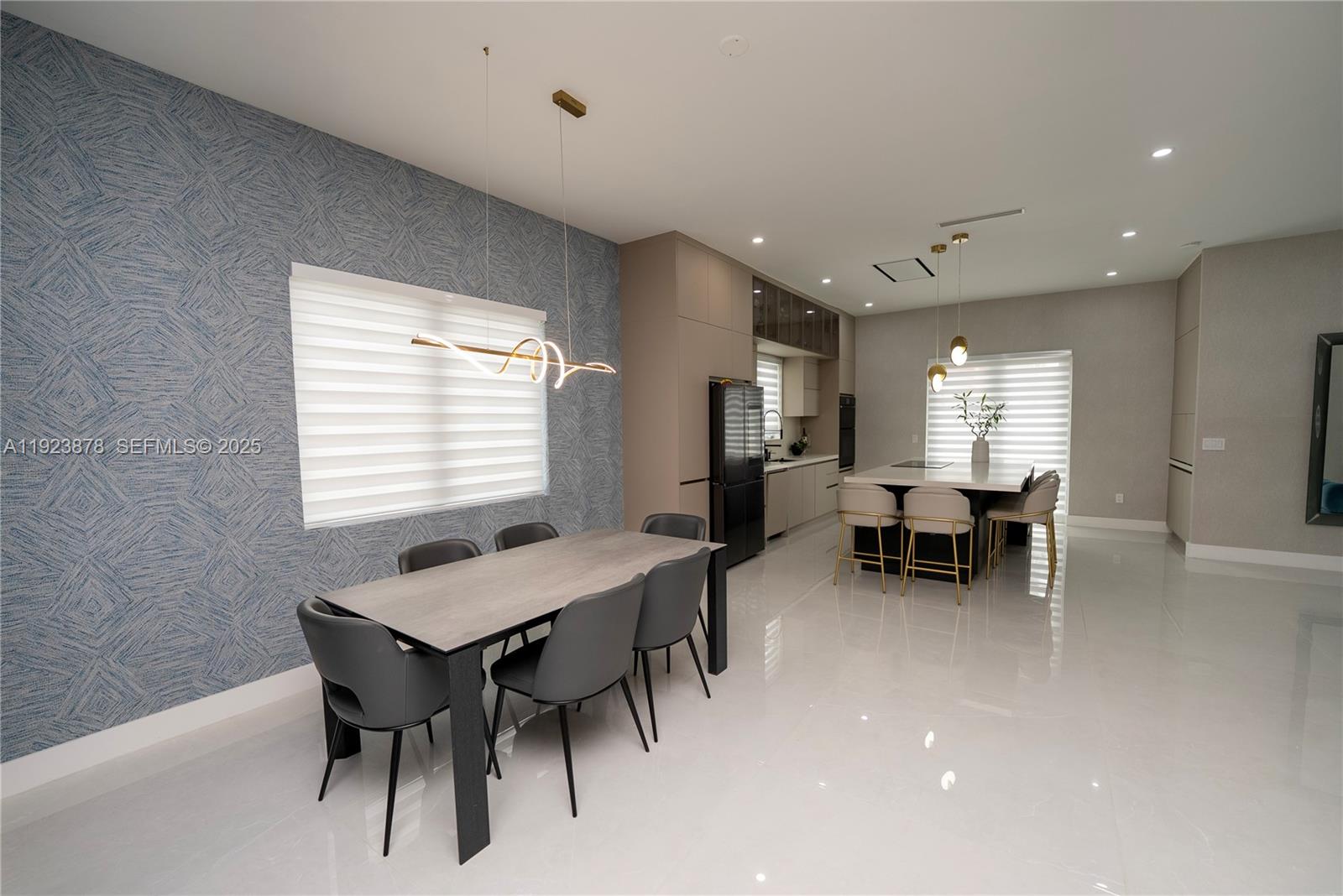 OASIS PARK SQUARE AT DORAL - Residential